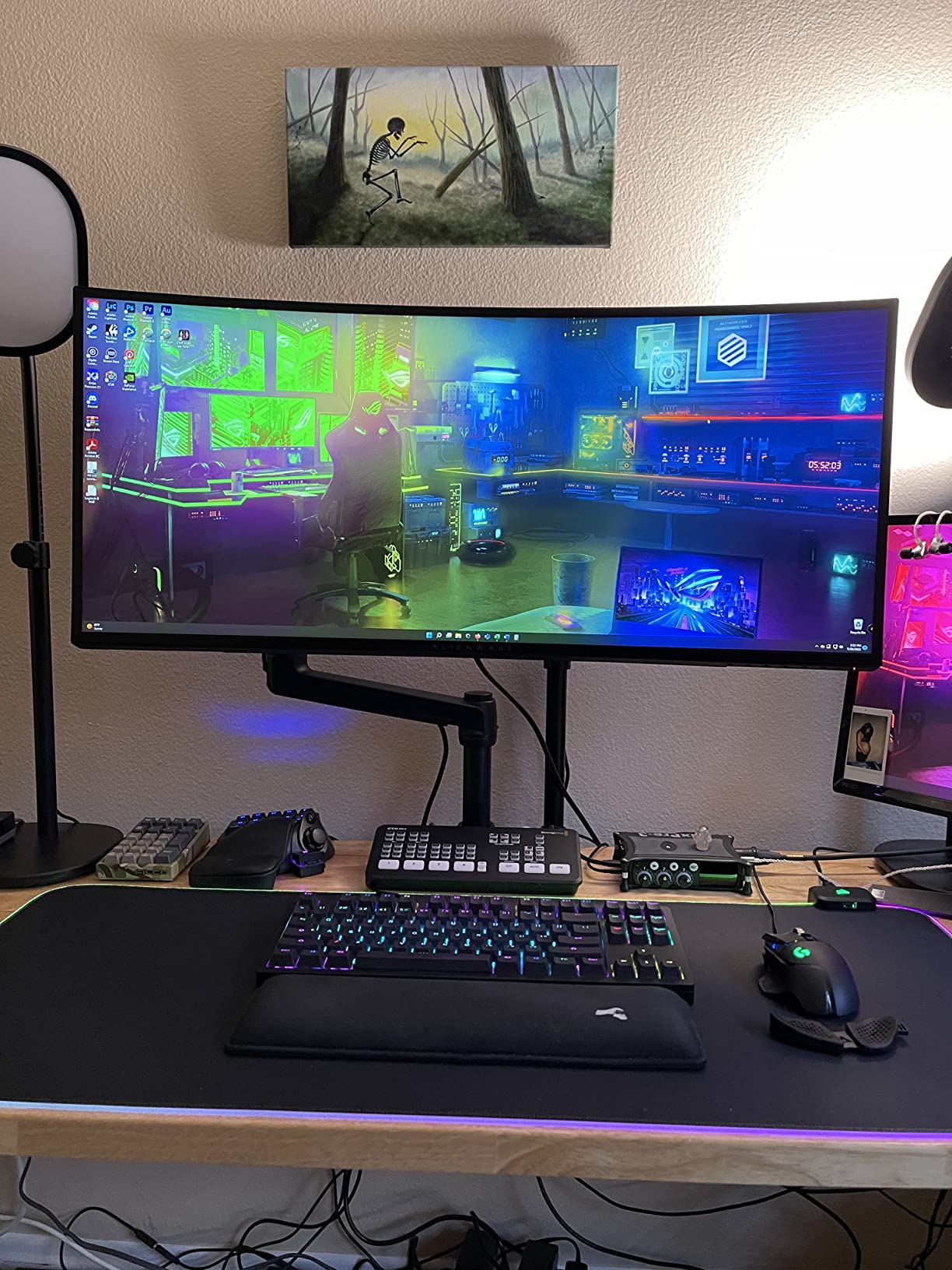 Ergotron LX Monitor Arm, Single Monitor Desk Mount, fits Flat Curved Ultrawide Computer Monitors up to 34 Inches, 7 to 25 lbs, VESA 75x75mm or 100x100mm, Matte Black customer photo 1