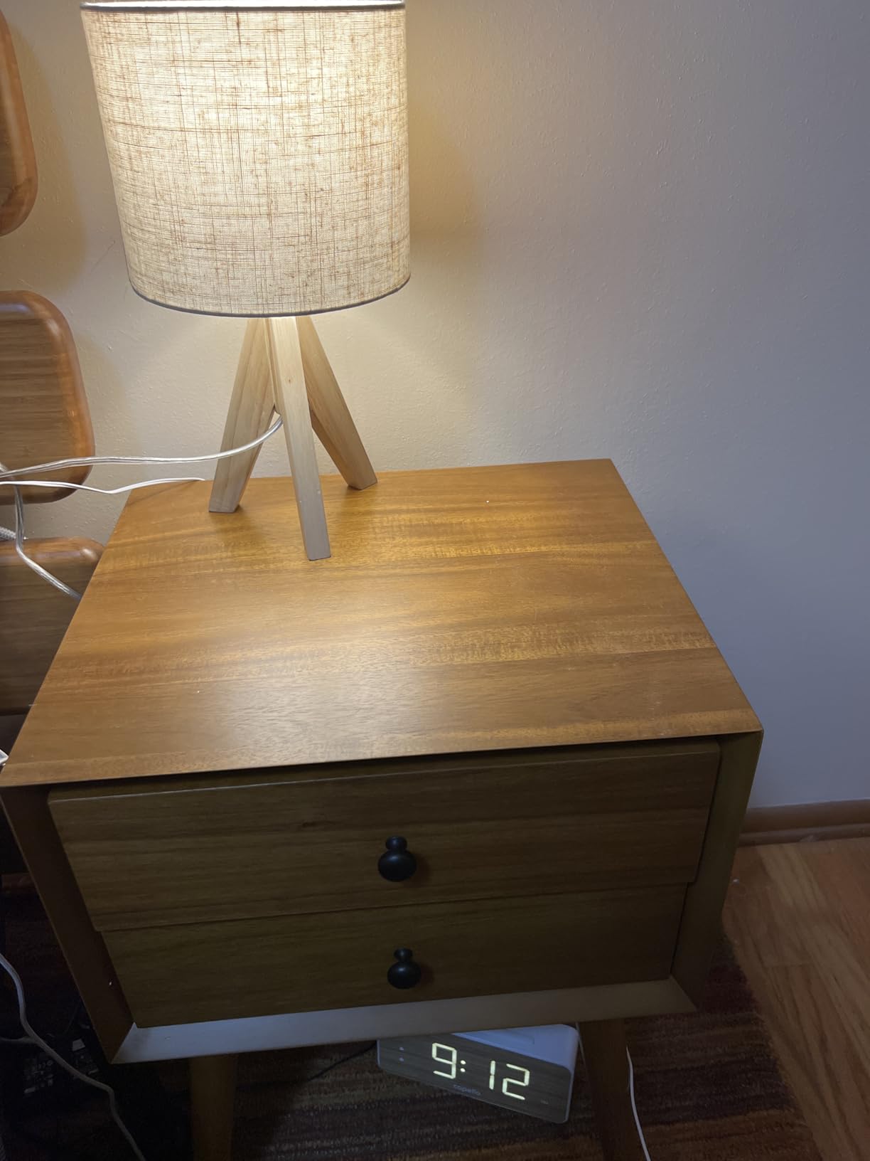 Poly & BARK Dorsey Nightstand - Mid-Century Modern Nightstand - Solid Wood Bedside Table with 2 Drawers, Acorn Walnut Finish, 23.5