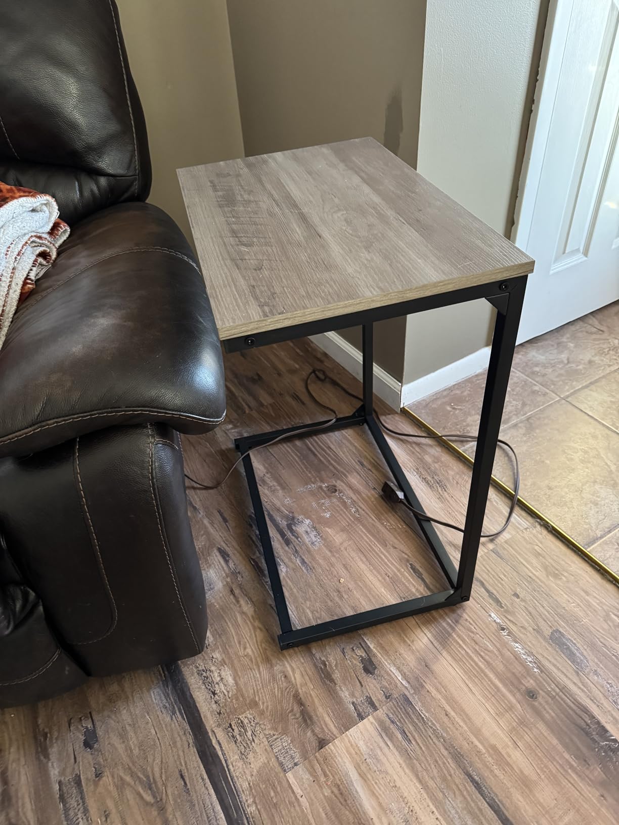 VASAGLE C Shape End Table for Couch or Sofa, Industrial Small Side Table customer photo 1