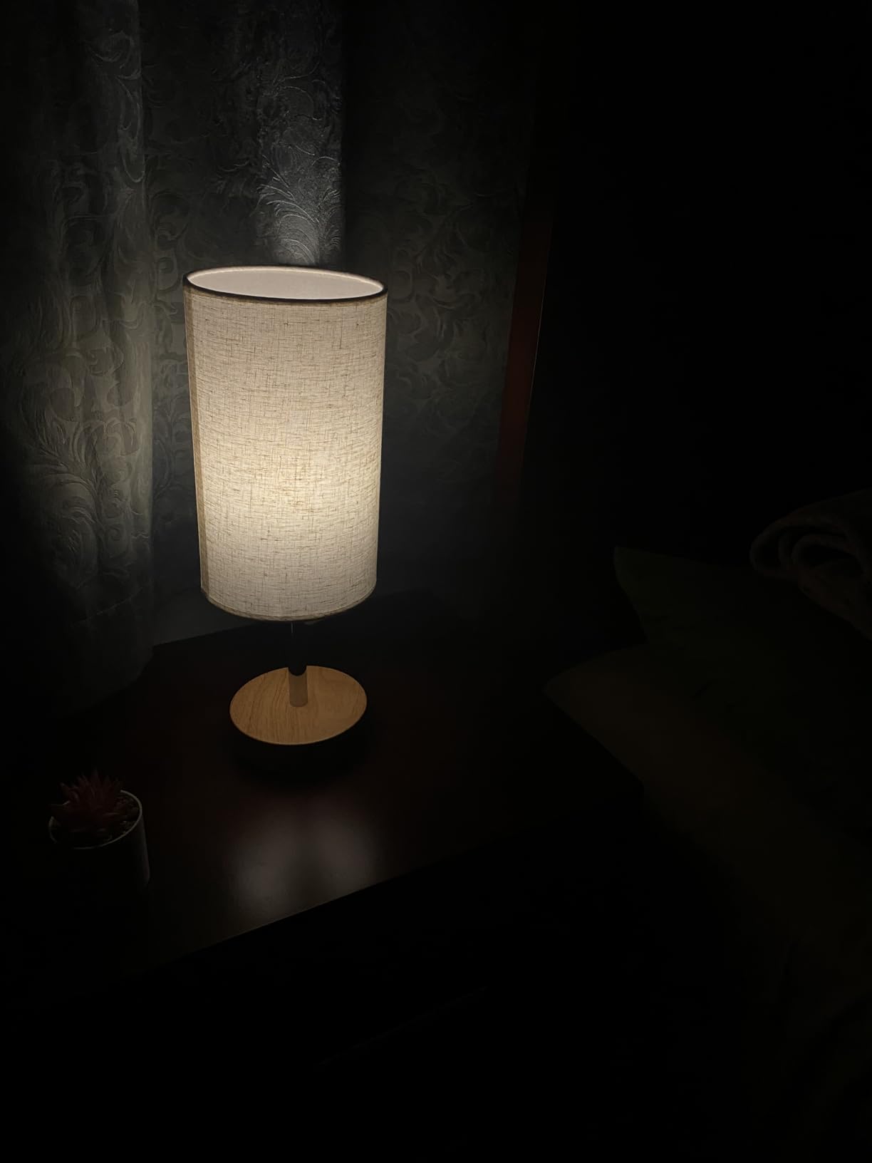 Yarra-Decor Bedside Table Lamp with USB Ports - Touch Control for Bedroom 3 Way Dimmable Nightstand Lamp with Round Fabric Shade for Living Room, Dorm, Home Office customer photo 1