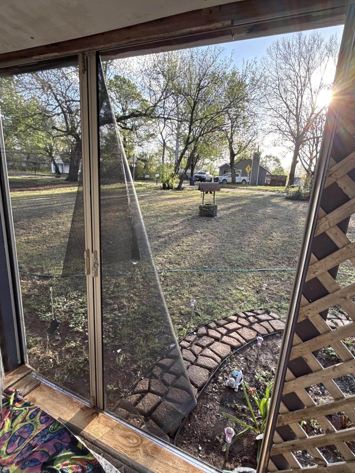 LARSON Brisa White Retractable Screen Door 78