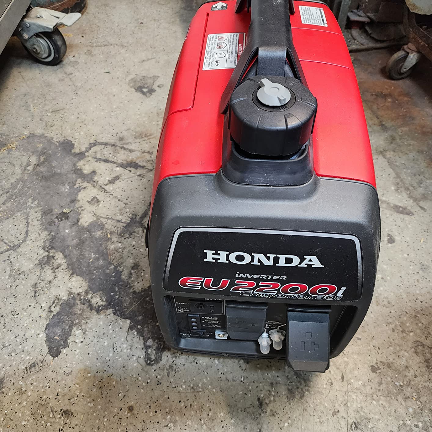 Honda EU2200i Companion 2200 Watt Inverter Generator (EU2200ITAN5) | Super Quiet 120V Gas Powered Portable Generator for Camping or RV Backup Power Supply, Up to 8.1 Hour Run Time customer photo 2
