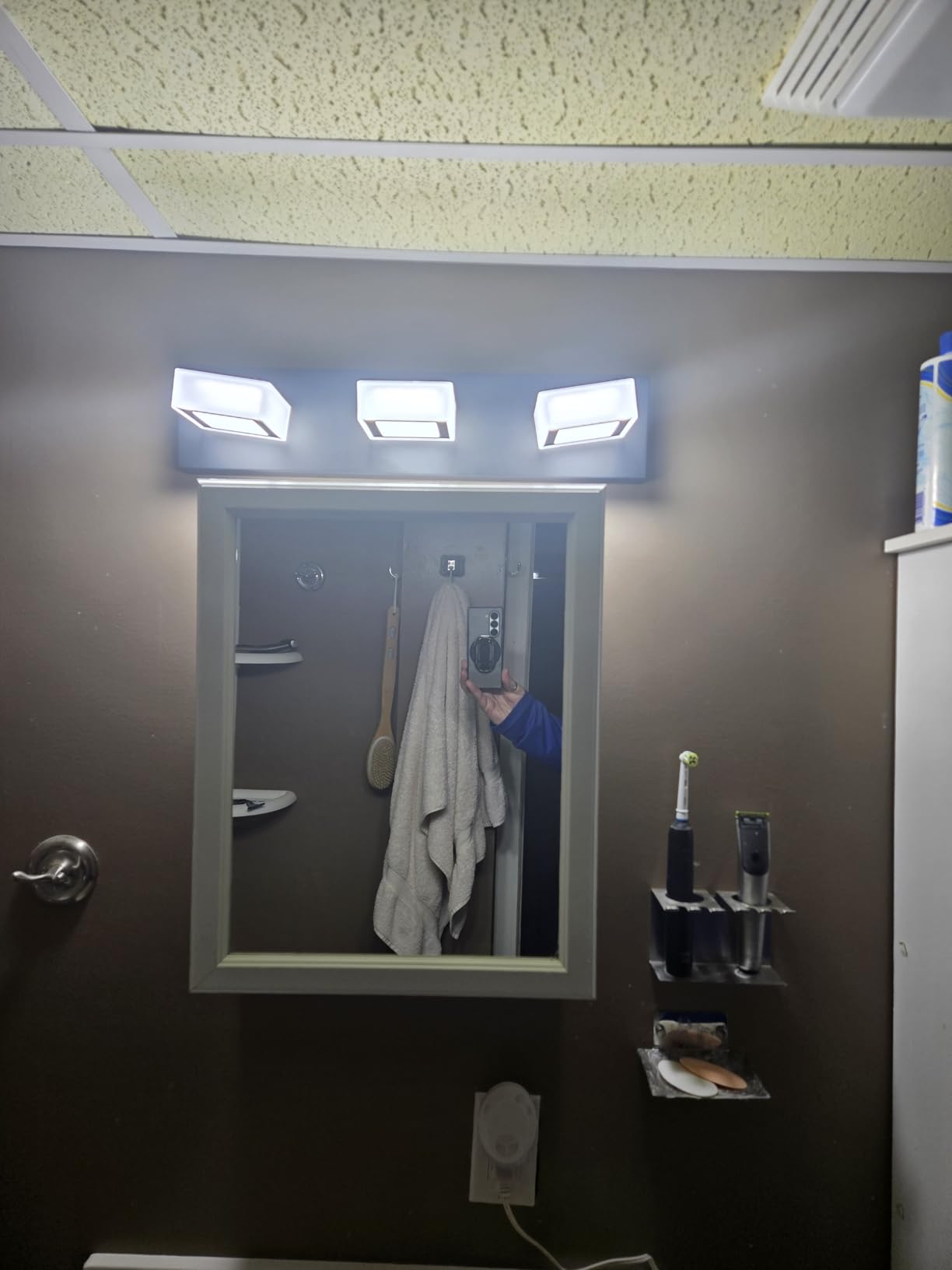 Ralbay LED Modern Black Bathroom Vanity Lights 3 Lights Acrylic Modern Black Bathroom Wall Lighting Fixtures customer photo 1