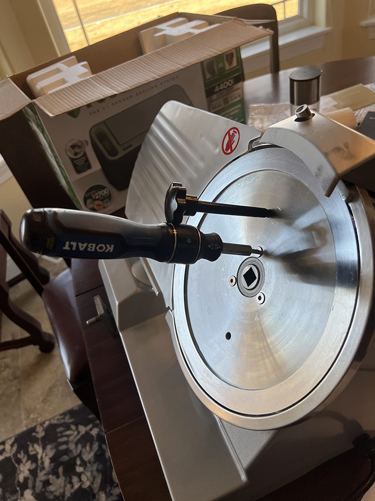 VEVOR Commercial Meat Slicer, 10 inch Electric Food Slicer, 240W Frozen Meat Deli Slicer, Premium Chromium-plated Steel Blade Semi-Auto Meat Slicer For Commercial and Home use customer photo 2