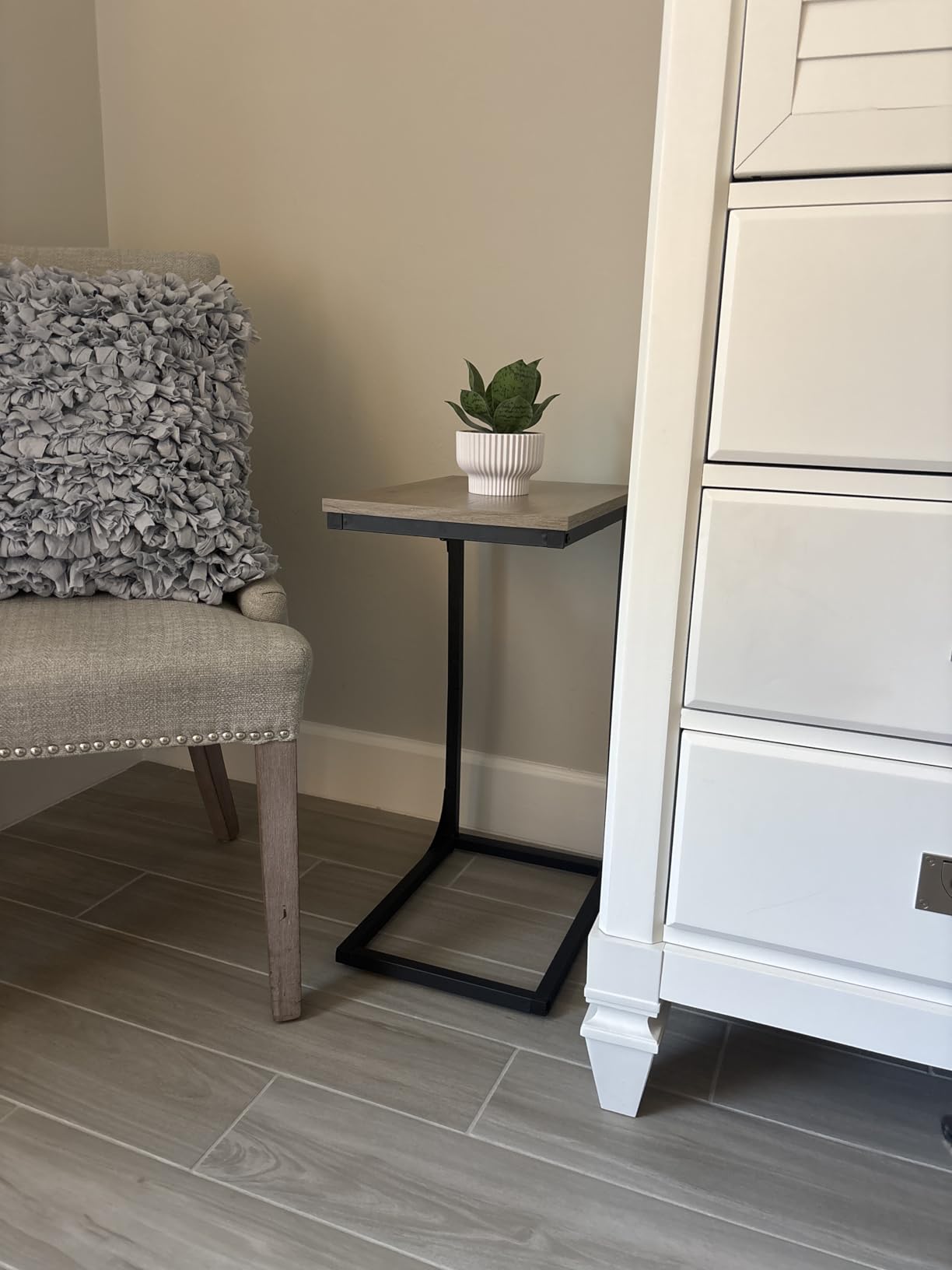VASAGLE C-Shaped End Table, Small Sofa Side Table with Metal Frame customer photo 2