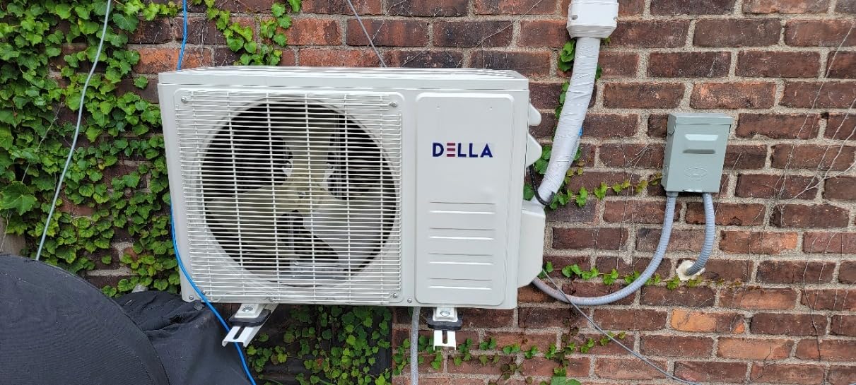 DELLA Vario Series 12000 BTU Mini Split Air Conditioner Work with Alexa with 1 Ton Pre-Charged Heat Pump Ductless Inverter System, 23 SEER2, Cools Up to 550 Sq. Ft, 16.4ft Installation Kit Included customer photo 1