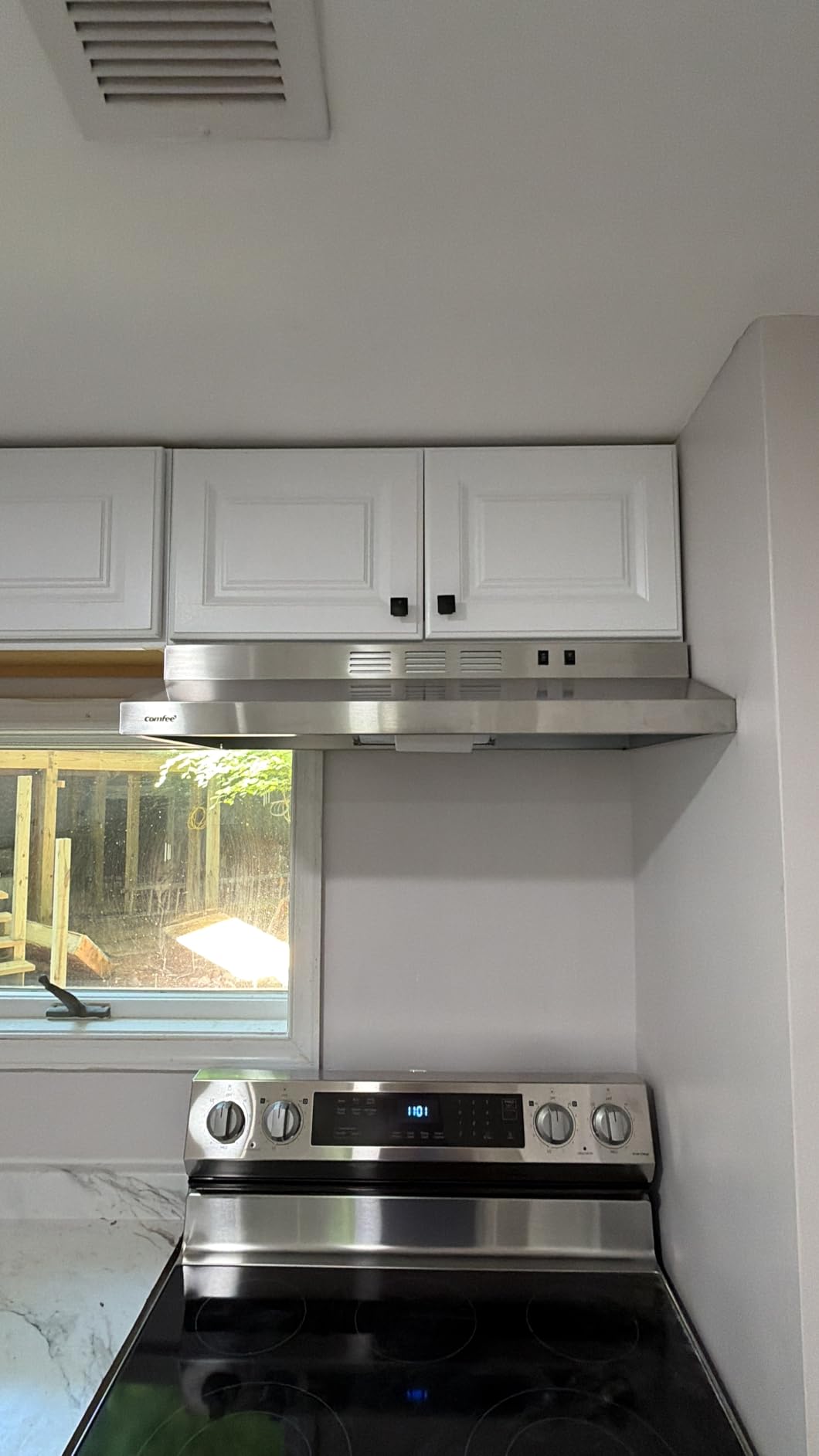 COMFEE' Range Hood 30 Inch Under Cabinet 200 CFM Ducted/Ductless customer photo 2