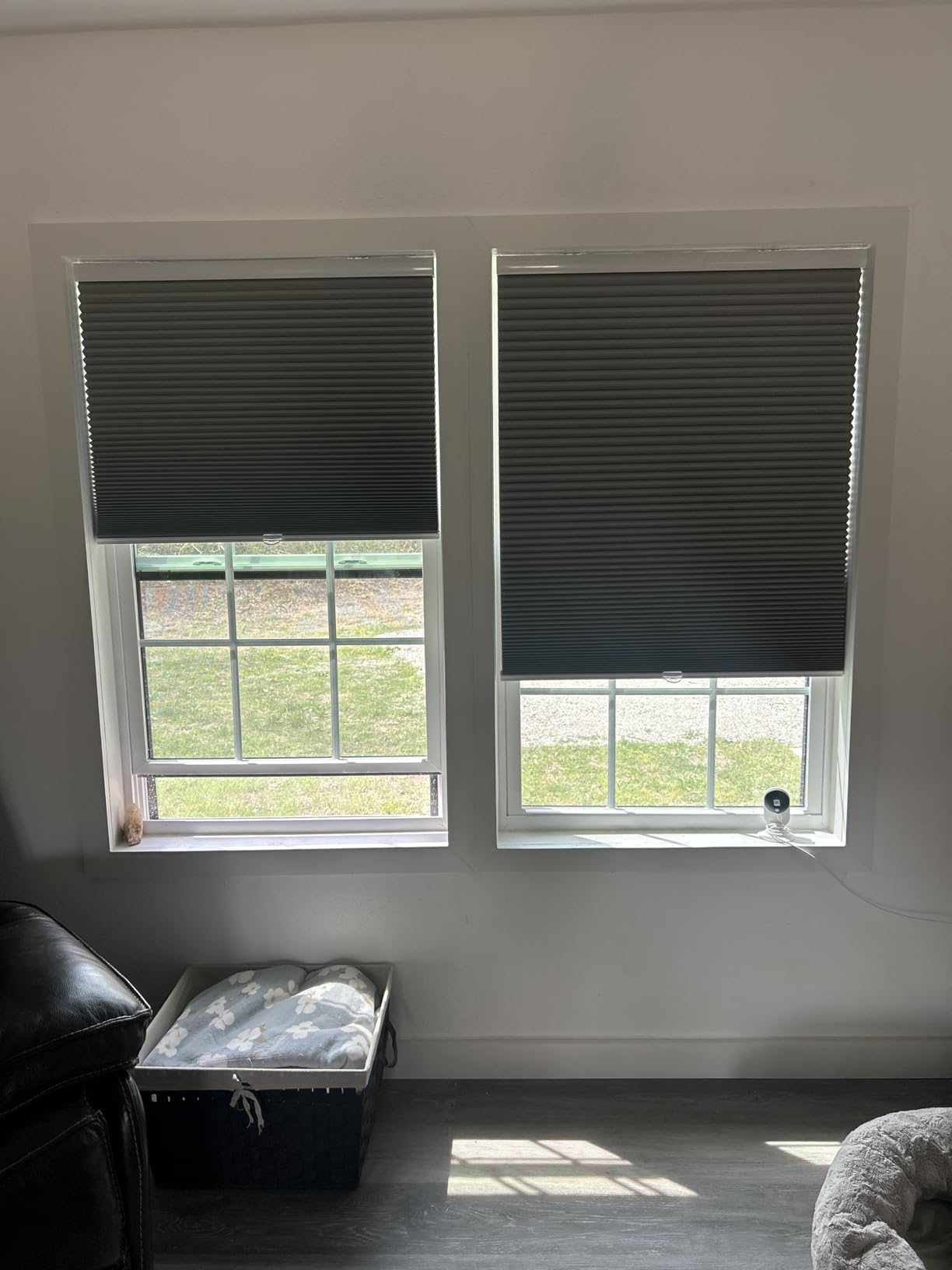 Cordless Blackout Cellular Shades for Windows, Honeycomb Window Shades with Thermal Insulation, Child & Pet Safe Room Darkening Shade, Easy Install, 34