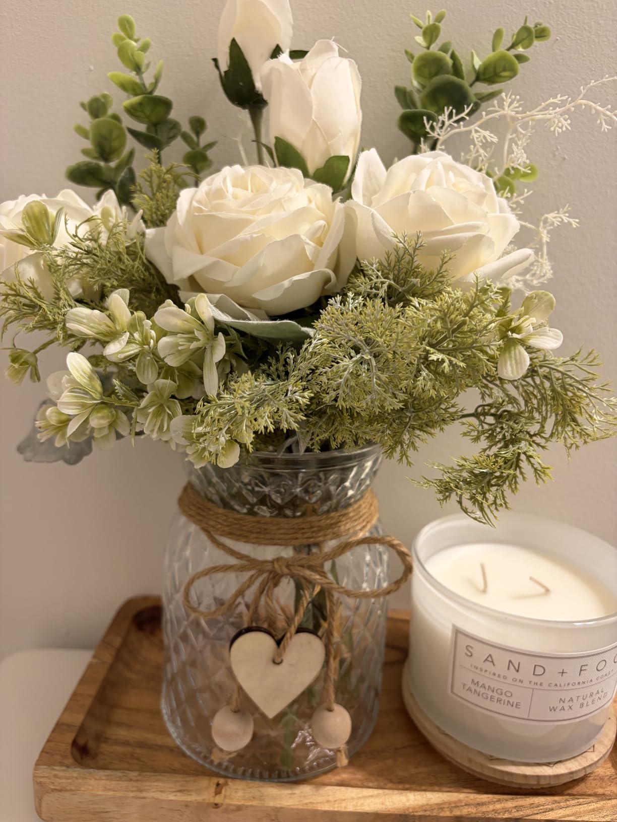 YJ Fake Flowers with Vase, Silk Roses Artificial Flowers in Vase, Faux Flower Plant Arrangement Suitable for Home Office Decoration, Dining Table Centerpiece(White) customer photo 2
