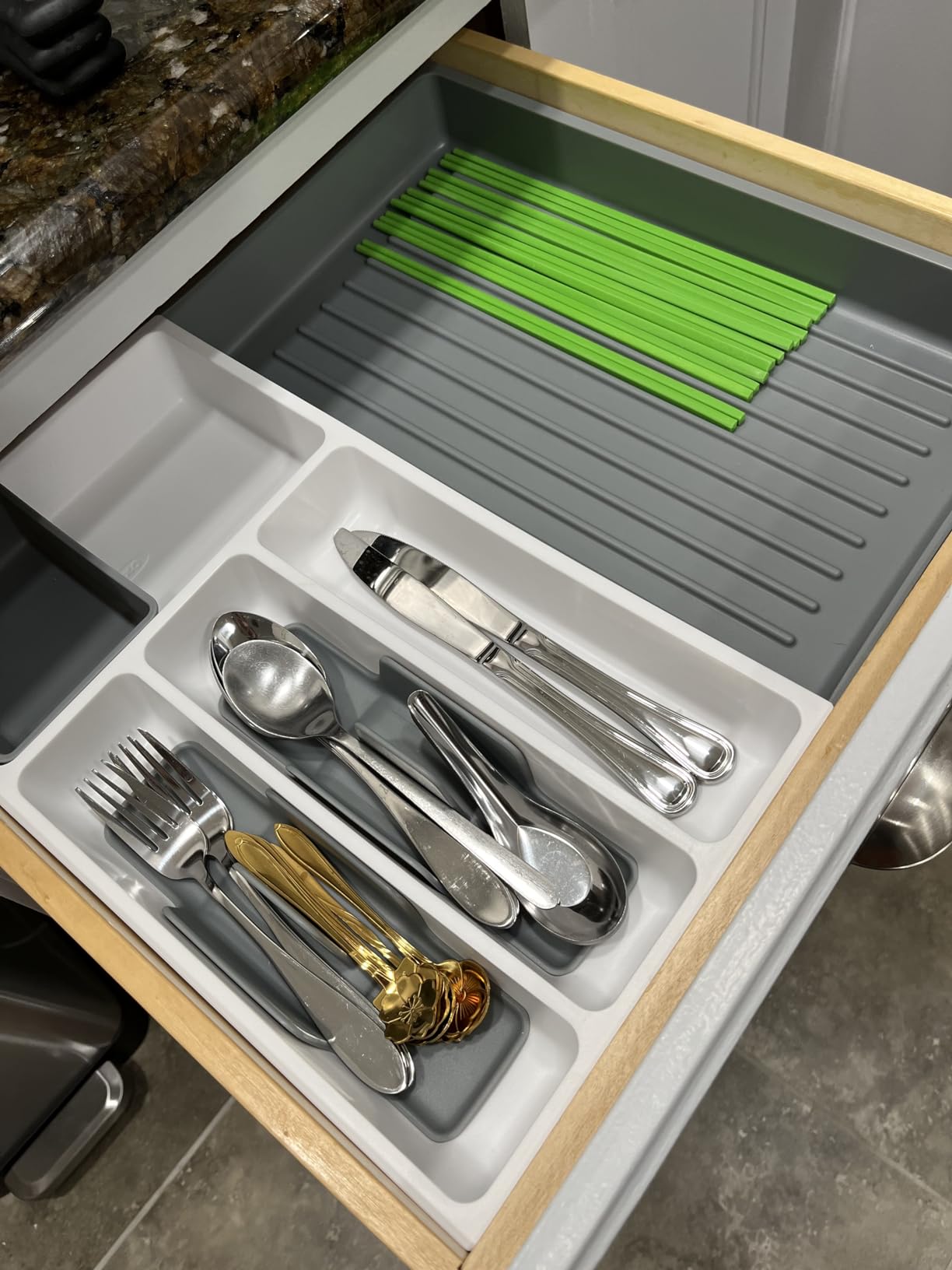 OXO Good Grips Kitchen Drawer, Expandable Utensil Organizer, White customer photo 1
