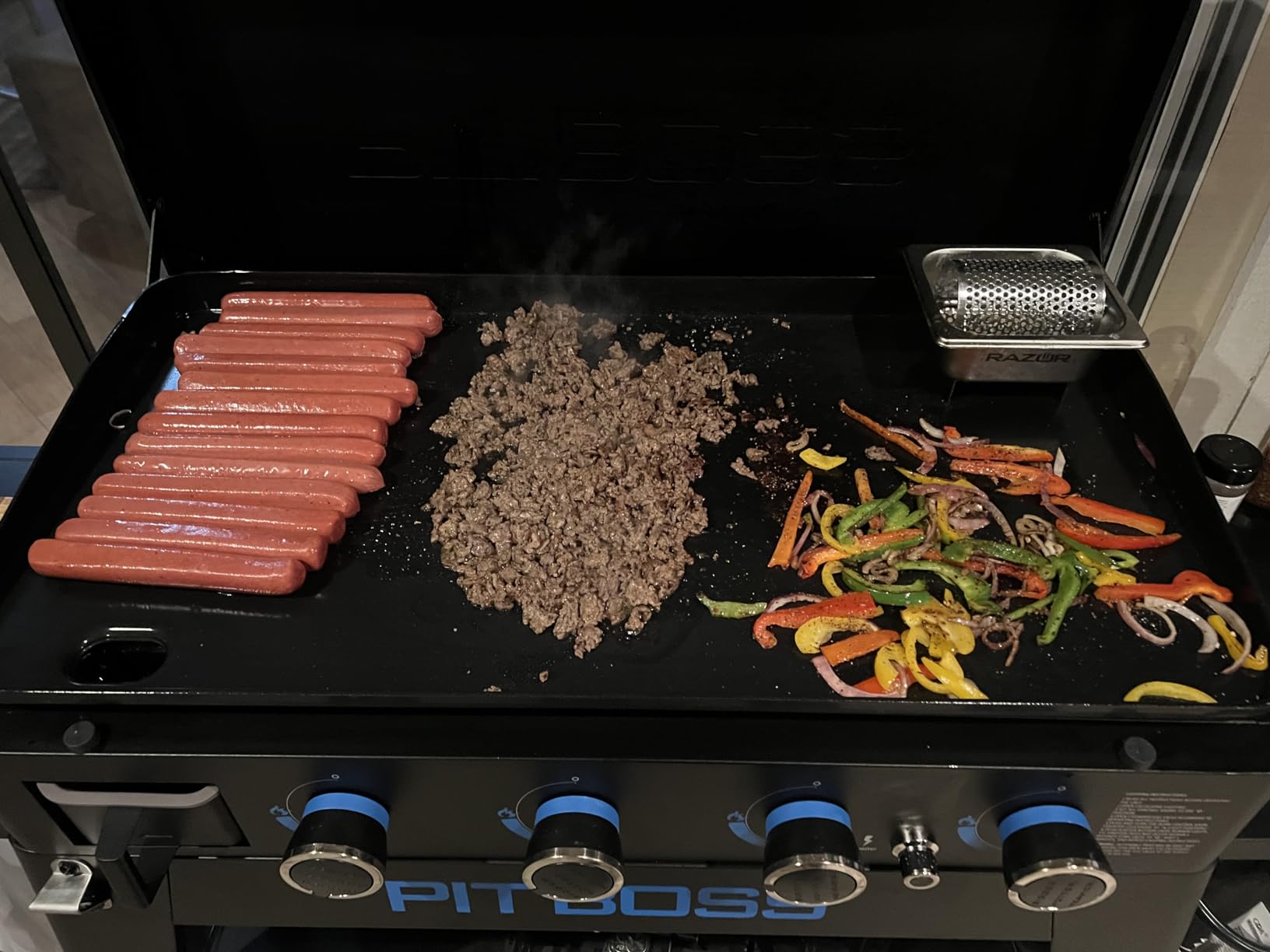 Pit Boss 4-Burner Propane Gas Non-Stick Ceramic Coated Rust-Resistant Portable Lift-Off and Stationary Griddle Grill with Hard Cover, 647-Sq. In. Cooking Space, 46,000 BTU, Black customer photo 2