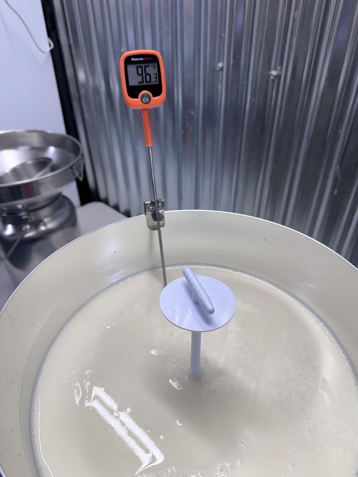 Milk Cream Centrifugal Separator Electric Cream Separator Stainless Steel 100L/H Goat Cow Milk Separator Turning Raw or Whole Milk into Cream and Skim Milk for 110V 100W customer photo 1