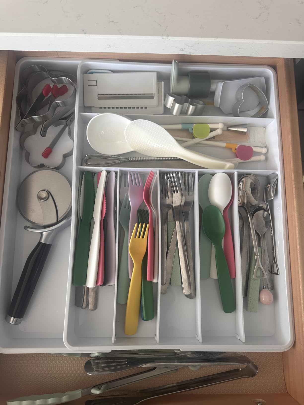 Simple Houseware Expandable Kitchen Drawer Flatware Organizer, Gray | Adjustable Cutlery Tray with 9 Compartments for Utensils and Silverware customer photo 1
