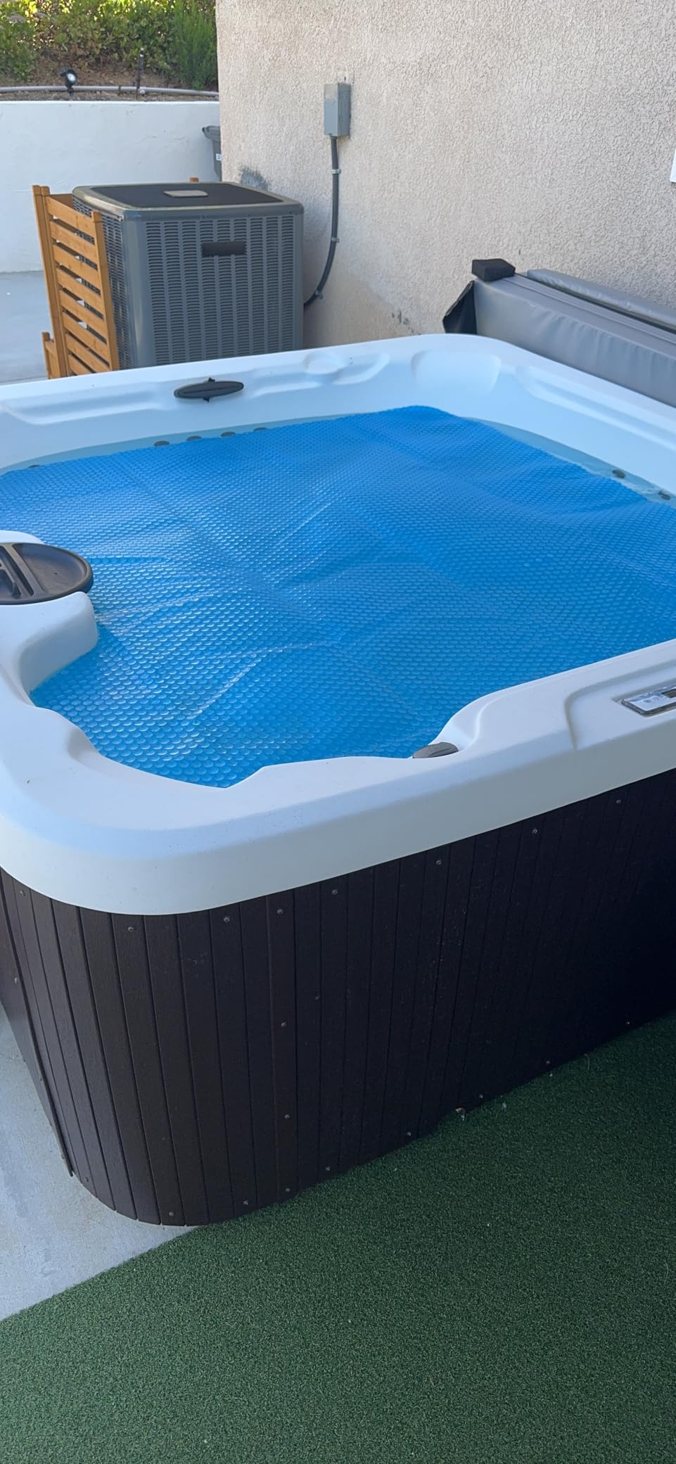 MADHOLLY 7×7FT Square 16Mil Heavy-Duty Spa Hot Tub Cover for Heat Retention | Bubble Solar Blanket, for Preventing Water Evaporation, Easy to Cut and Clean customer photo 2
