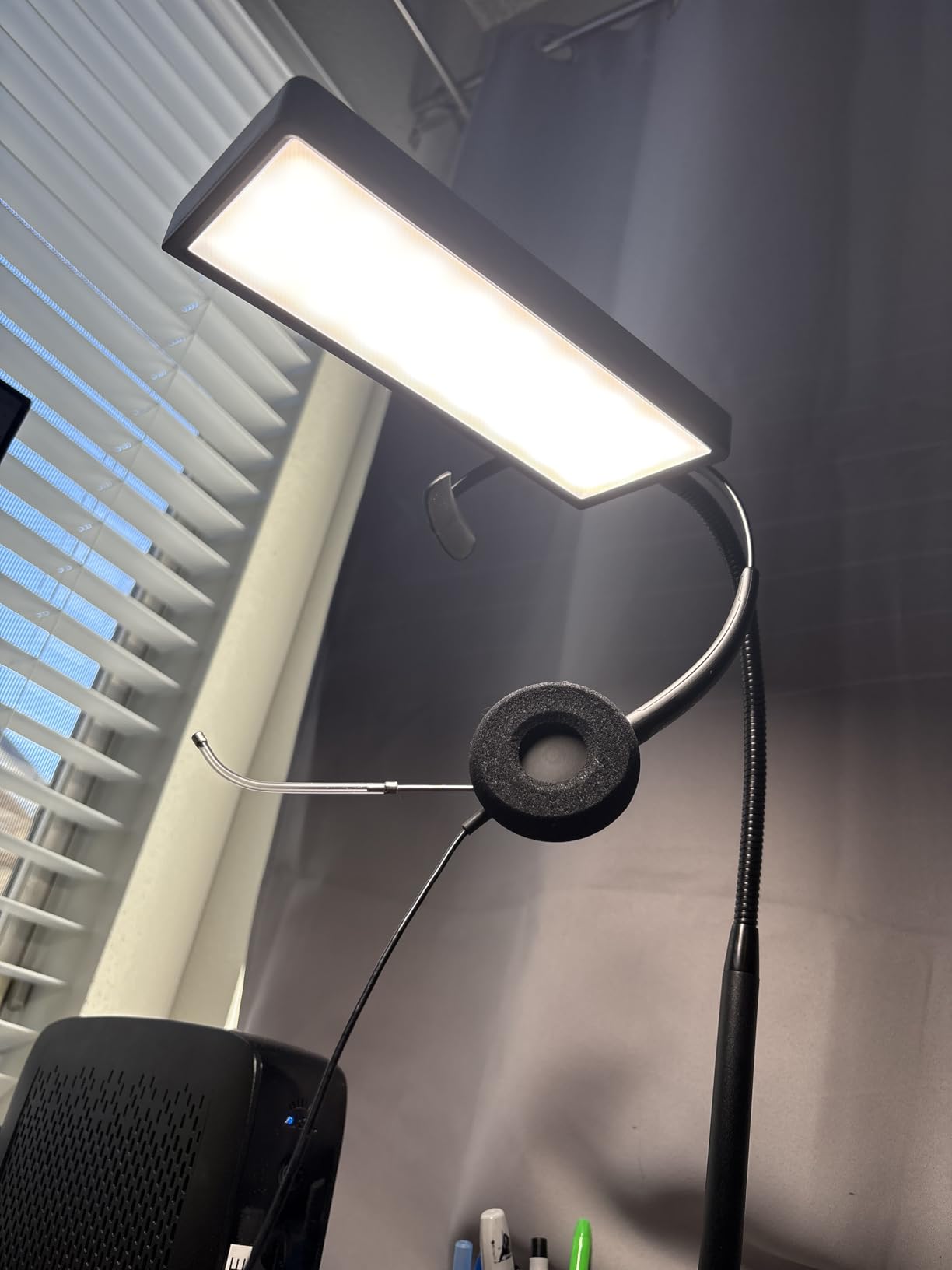LEPOWER Desk Lamp, 800LM LED for Home Office, True Eye-Caring for Reading | 50 Lighting Modes, 2X Wider Panel, 360° Flexible Gooseneck, Touch Control, 12W Bright Table Lamp for Dorm, Bedroom, Study customer photo 1