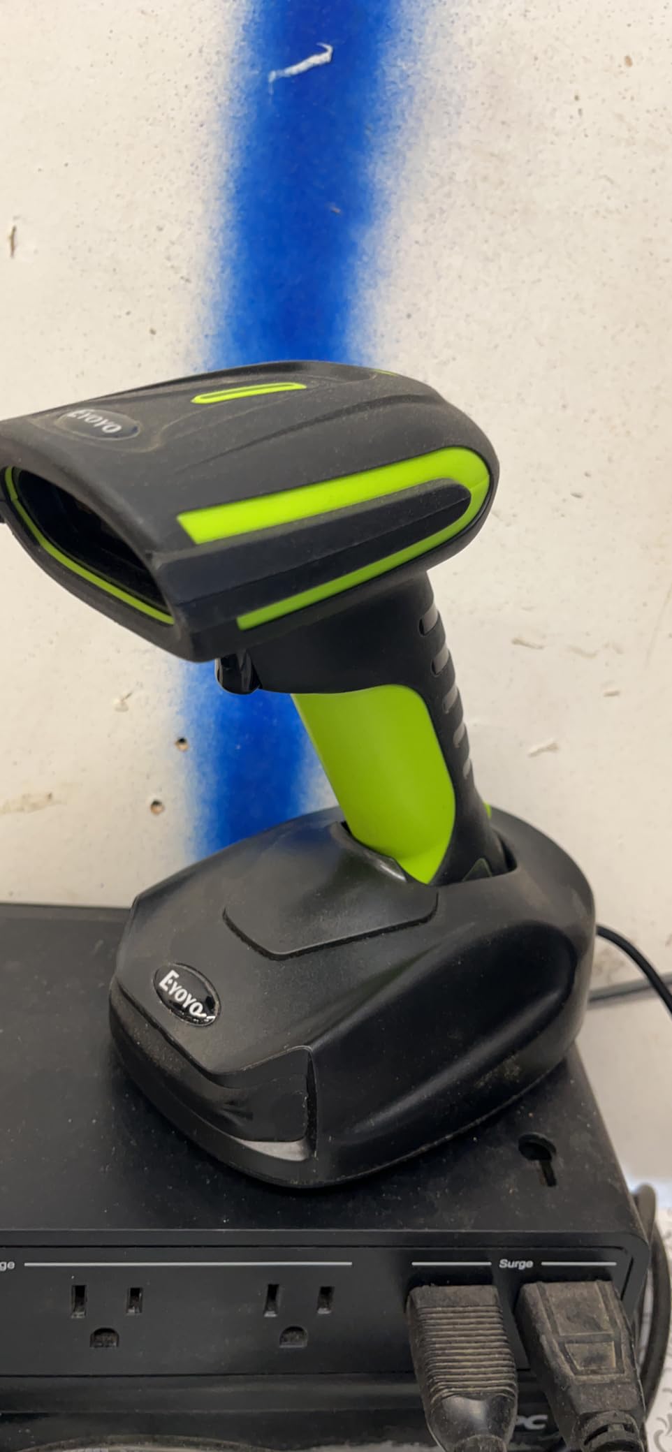 Eyoyo 2D QR Industrial Barcode Scanner with Wireless Charging Stand | Rugged Heavy Duty & IP65 Waterproof, 3-in-1 Bluetooth&Wireless&USB, Hands-Free Barcode Reader customer photo 1