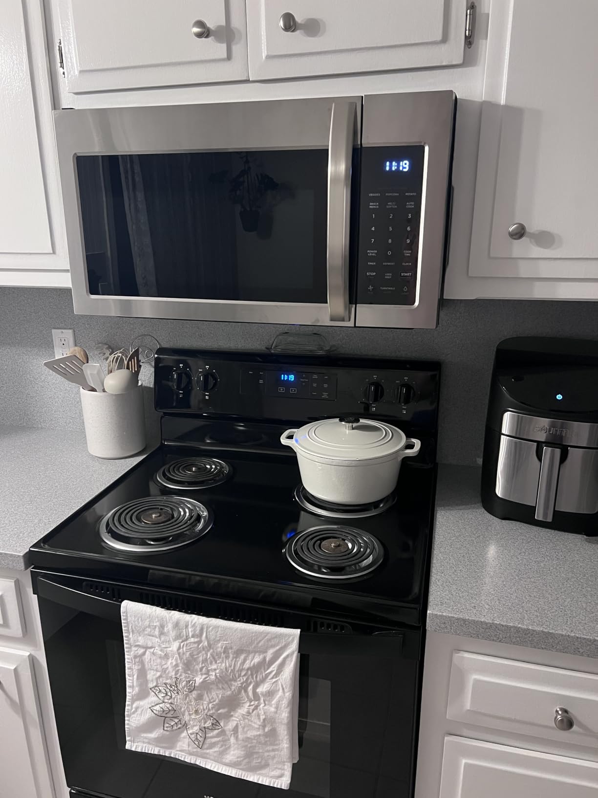 Midea Over the Range Microwave Oven, 1.7 Cu.Ft, 1000W, Stainless Steel | Smart Touch Panel, 18 Auto Cook Menus, 300 CFM Ventilation, 10 Power Levels customer photo 1