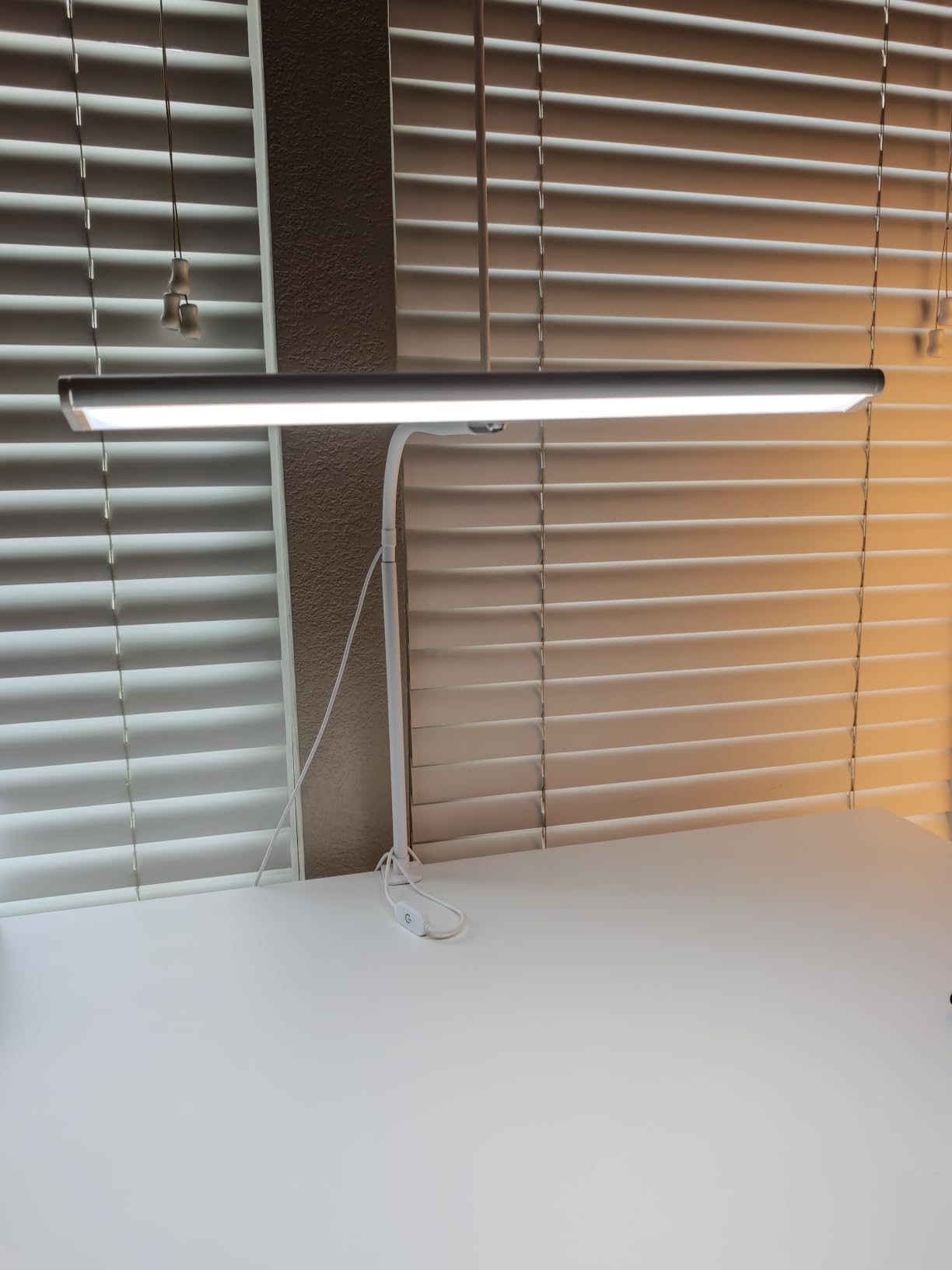 Airlonv LED Desk Lamp with Clamp, 17