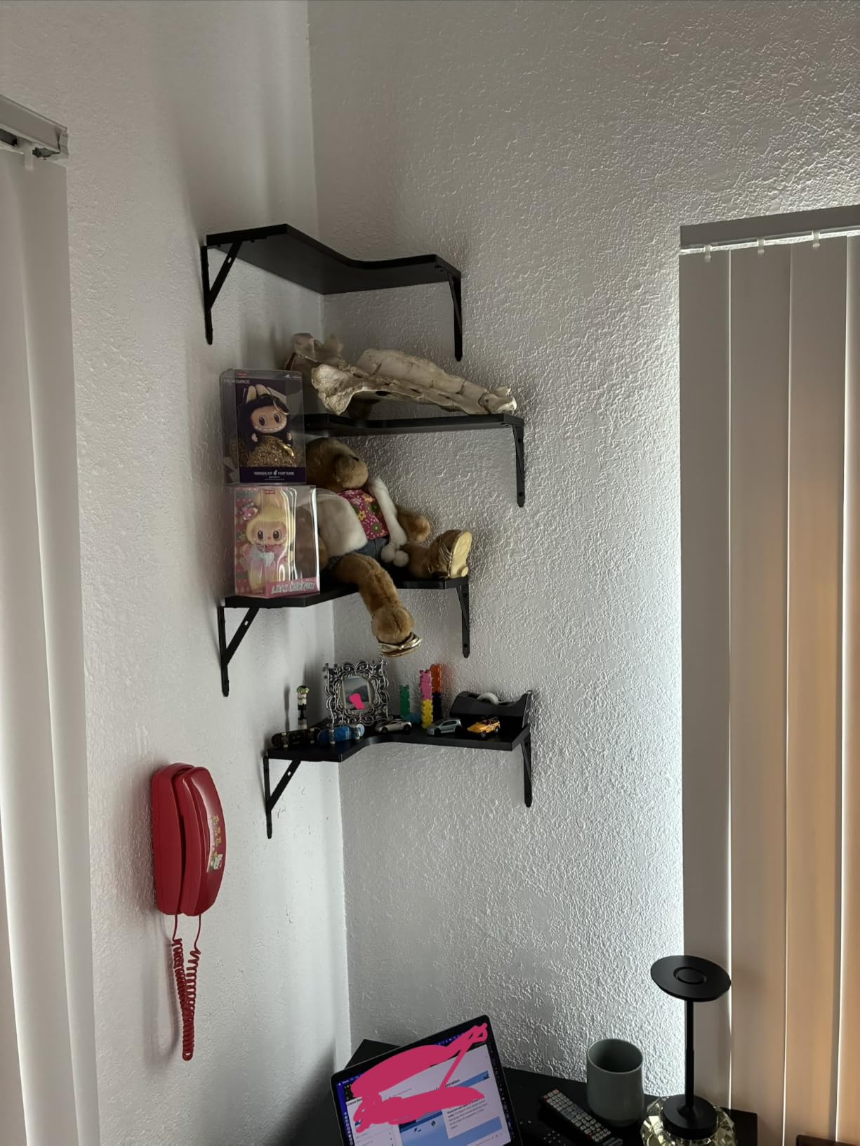 ROMGUAR CRAFT Corner Floating Shelves Wall Mounted Set of 4, Rustic Wood Storage Display Shelves for Home Decor, Bathroom, Kitchen, Bedroom, Living Room, Office (Black) customer photo 2