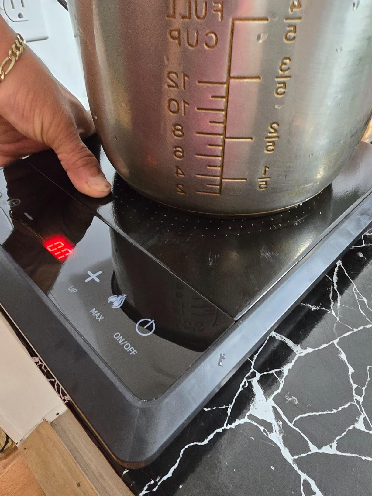 1700W Portable Induction Cooktop, Electric Induction Cooker and Burner, Countertop Hot Plate with 10-Level Adjustment, 3-Hour Timer, Smart Touch Cooktop, and Safety Lock Feature, Black customer photo 2