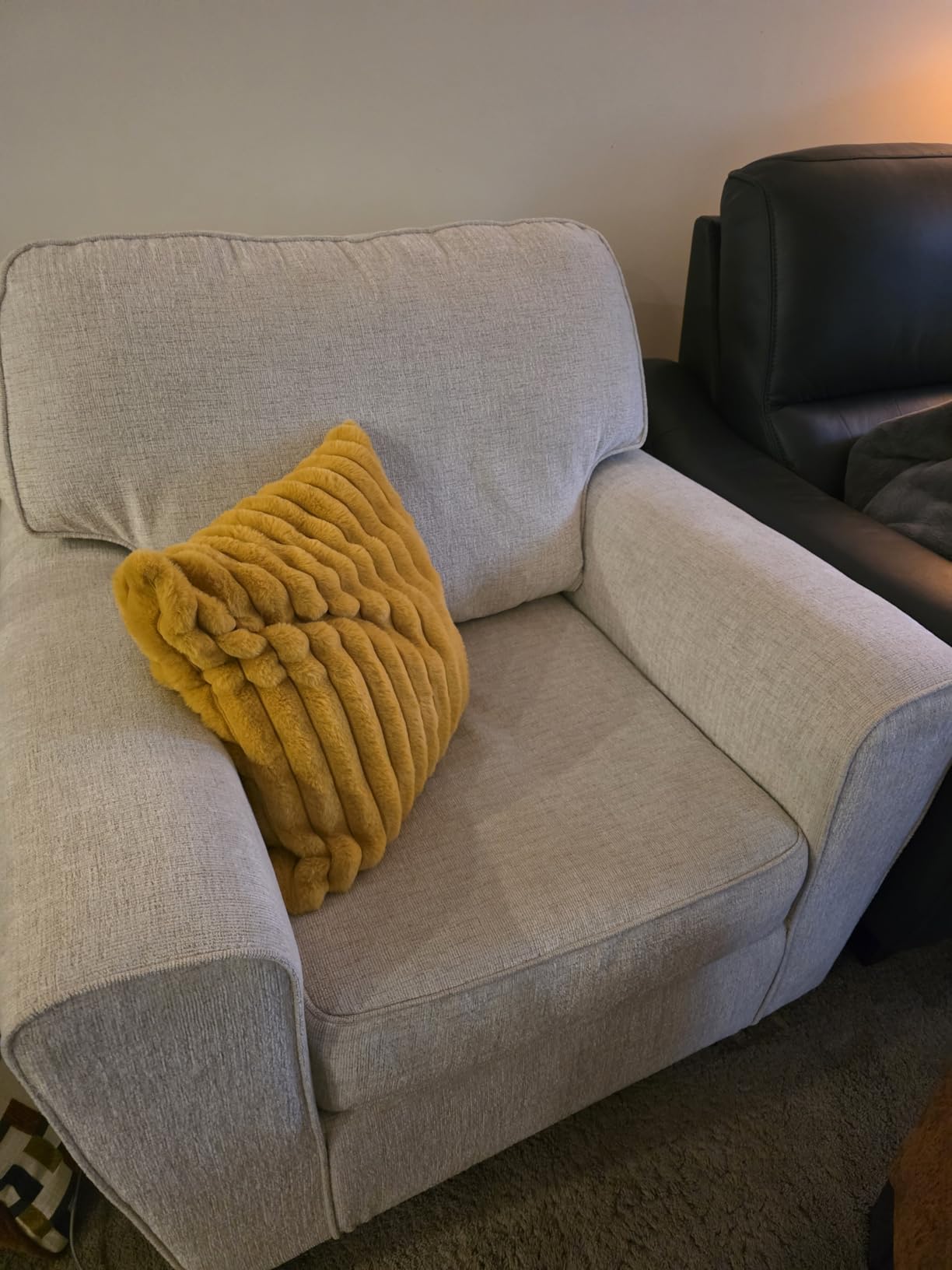 Signature Design by Ashley Cashton Oversized Accent Chair, Blue Arm Chair | Soft 100% polyester chenille, Durable wood and engineered wood frame, Spacious design for ultimate living room comfort customer photo 2