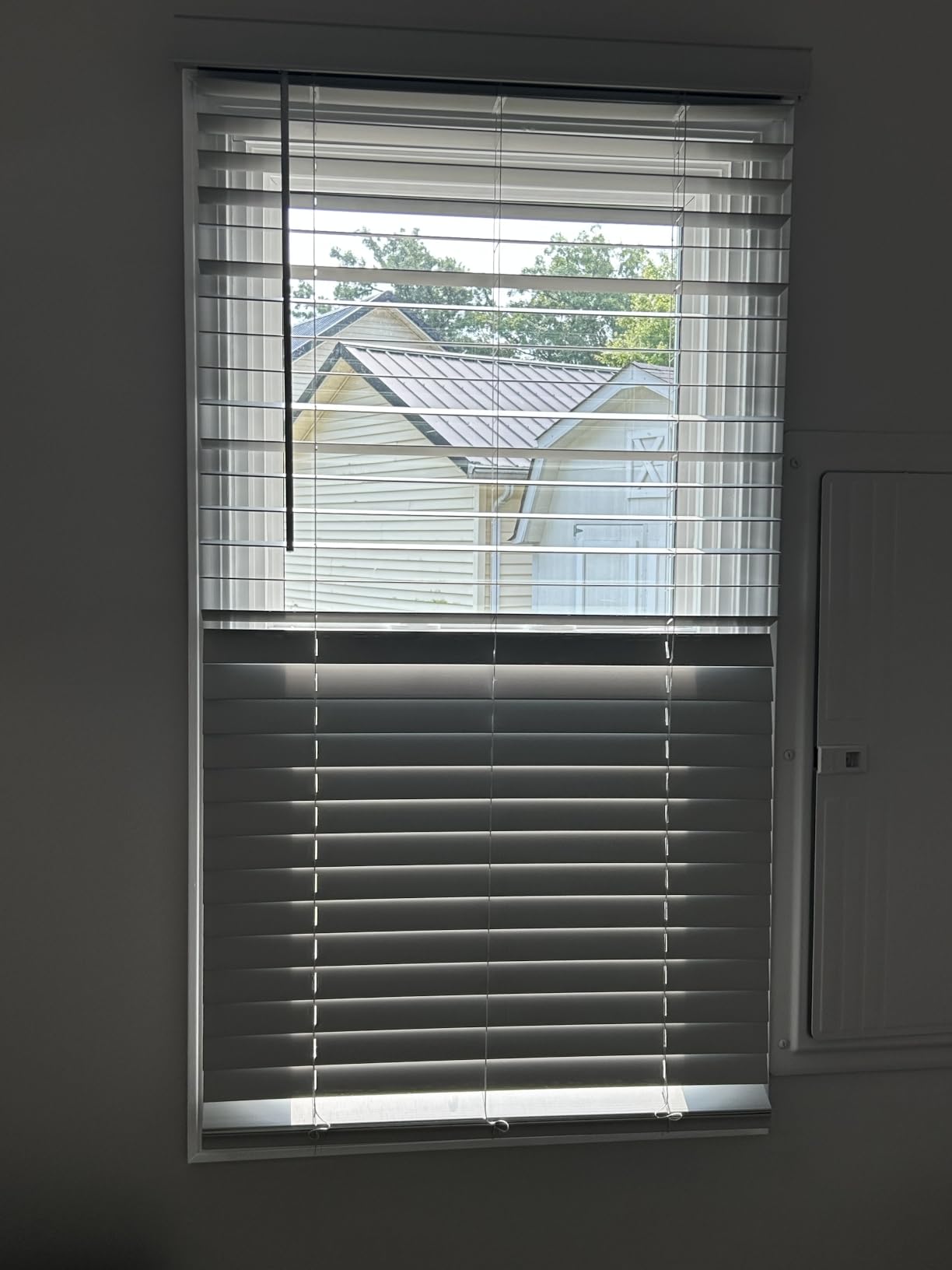 LOTUS & WINDOWARE Cordless Faux Wood Blinds, 34.5