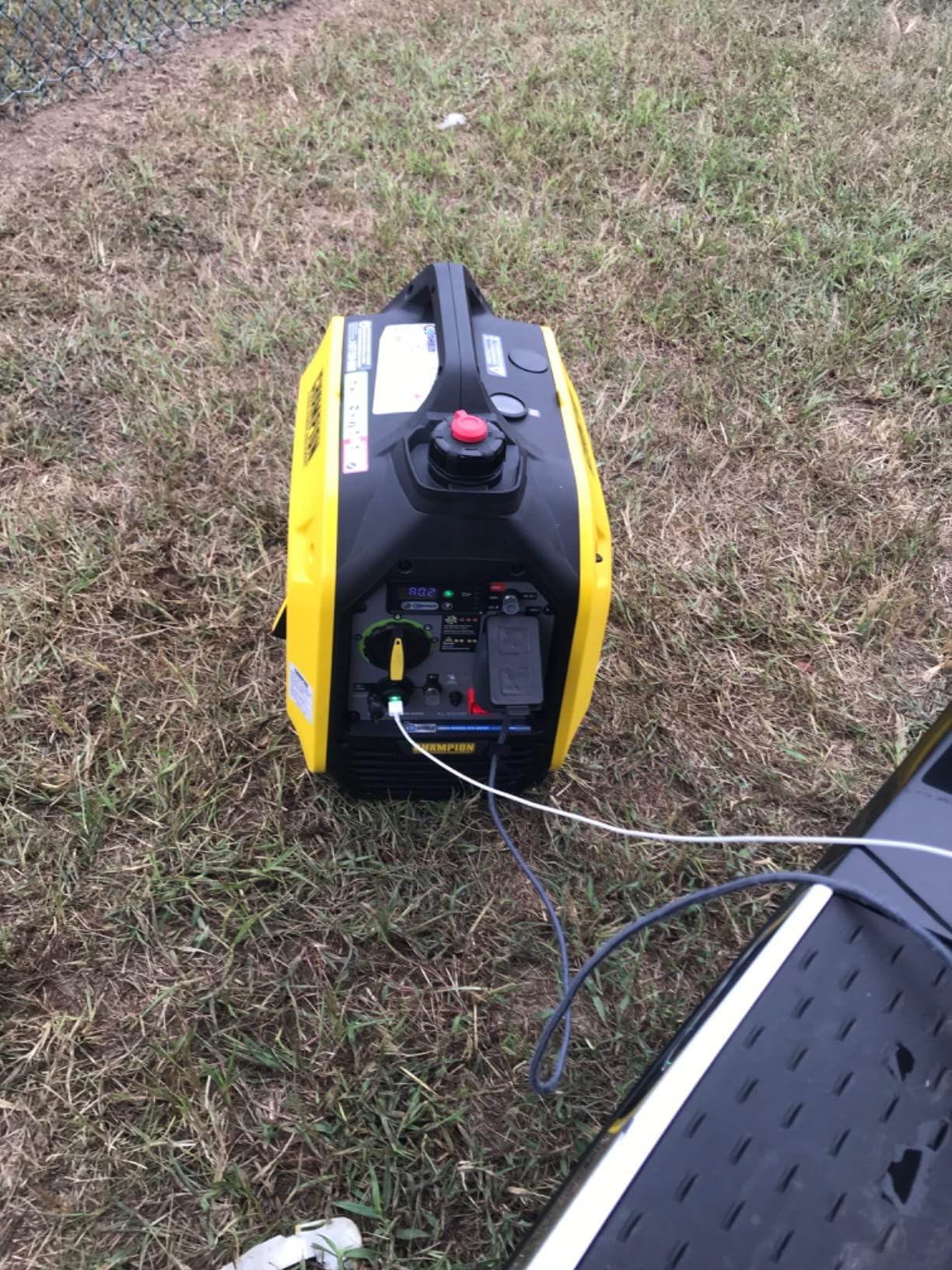 Champion Power Equipment 2500-Watt Ultralight Portable Inverter Generator with Quiet Technology and Free 3-Year Warranty | 39.7 lb, 53 dBA quiet, 1850 running watts, up to 11.5 hr run time, CO Shield auto shutoff, clean power under 3% THD customer photo 2