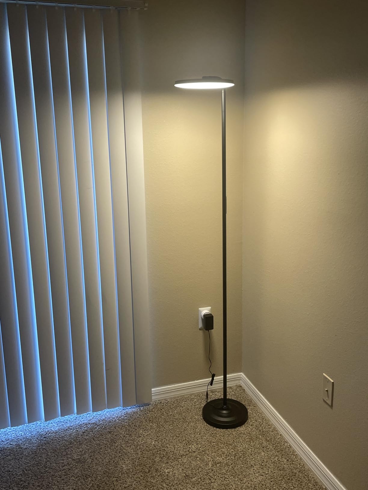 SIBRILLE 36W LED Floor Lamp, Super Bright Standing Lamp, Modern Stepless Dimmable Torchiere Tall Lamp with Remote Control, 350°Rotating Head Reading Floor Lamp for Living Room, Bedroom, Office customer photo 1
