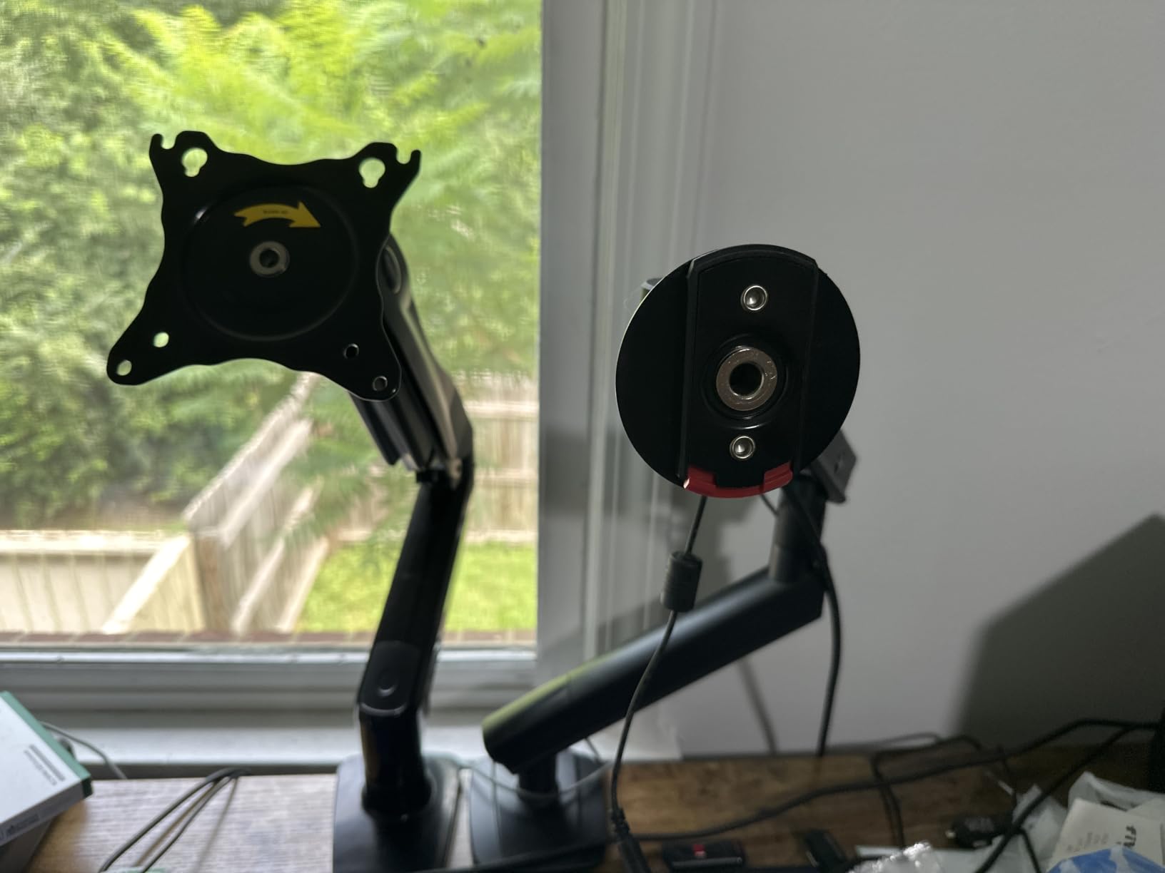 HUANUO Single Monitor Mount, 13 to 32 Inch Gas Spring Monitor Arm, Adjustable Stand, Vesa Mount with Clamp and Grommet Base - Fits 4.4 to 19.8lbs LCD Computer Monitors customer photo 2
