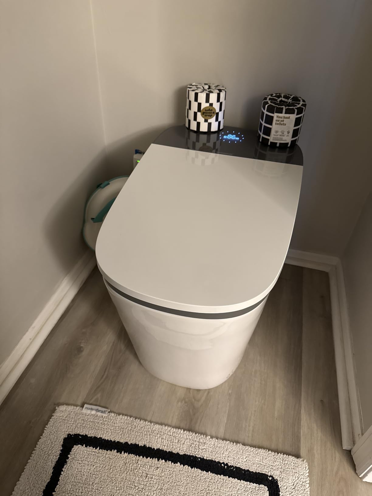 WOODBRIDGE Smart Toilet with 1000g MaP Flush Score & Foam Shield (B0930S) | Auto Open/Close, ADA Comfort Height, Auto Dual Flush, Moving Air Dryer, Foot Sensor & Blackout Flush, Heated Seat customer photo 2