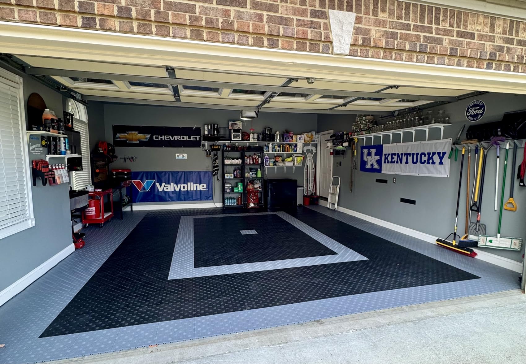 VEVOR Garage Floor Tiles 12 x 12 x 0.53 inch, Interlocking Design Ease of Installation Double-Sided Texture Non-Slip Sturdiness, for Garages, Basements, Repair Shops, Graphite Gray, 50 Pack customer photo 1