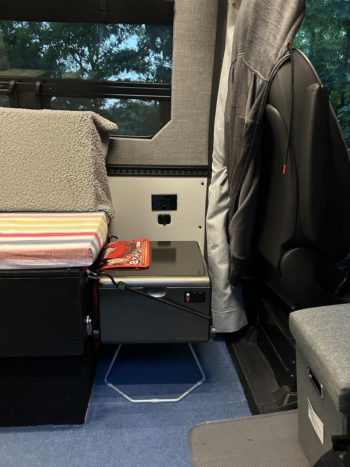 LE-310 Compact Dry Flush Toilet for Van Life and Off-Grid, Gray customer photo 1