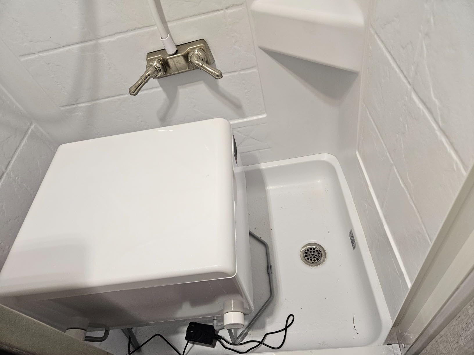 LE-310 Compact Dry Flush Toilet for Van Life and Off-Grid, Gray customer photo 2