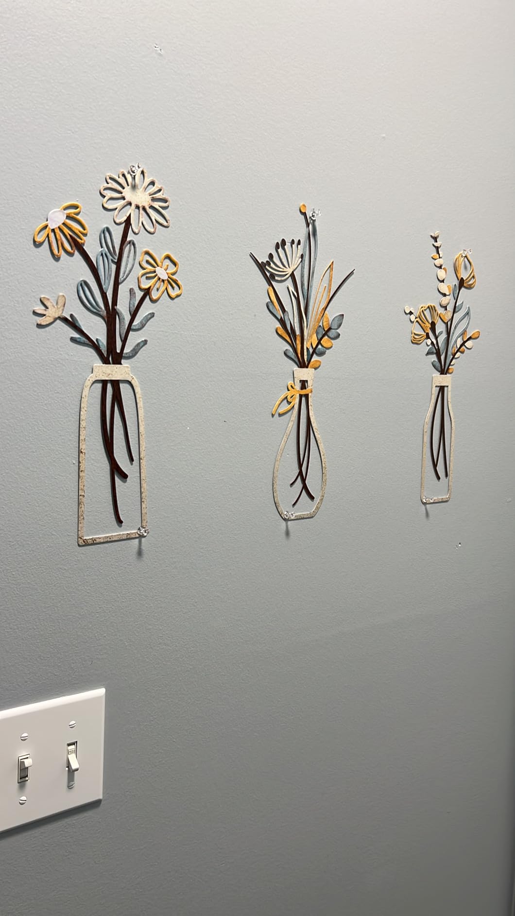Pigort 3 Pieces Metal Flowers Wall Art - Rustic Farmhouse Decor Minimalist Decor for Living Room Bathroom Bedroom Dining Room, Housewarming Gifts Christmas Decoration (Beige, Vase-C) customer photo 2
