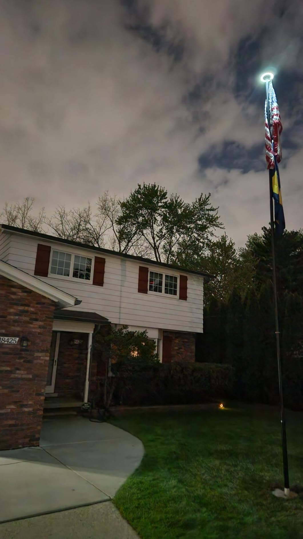 Heavy Duty 20 FT Flag Pole 100MPH Wind Test for Outside House | 12Gauge 95HBW Hard Aerospace Aluminum, In-Ground Flagpole Kit customer photo 1