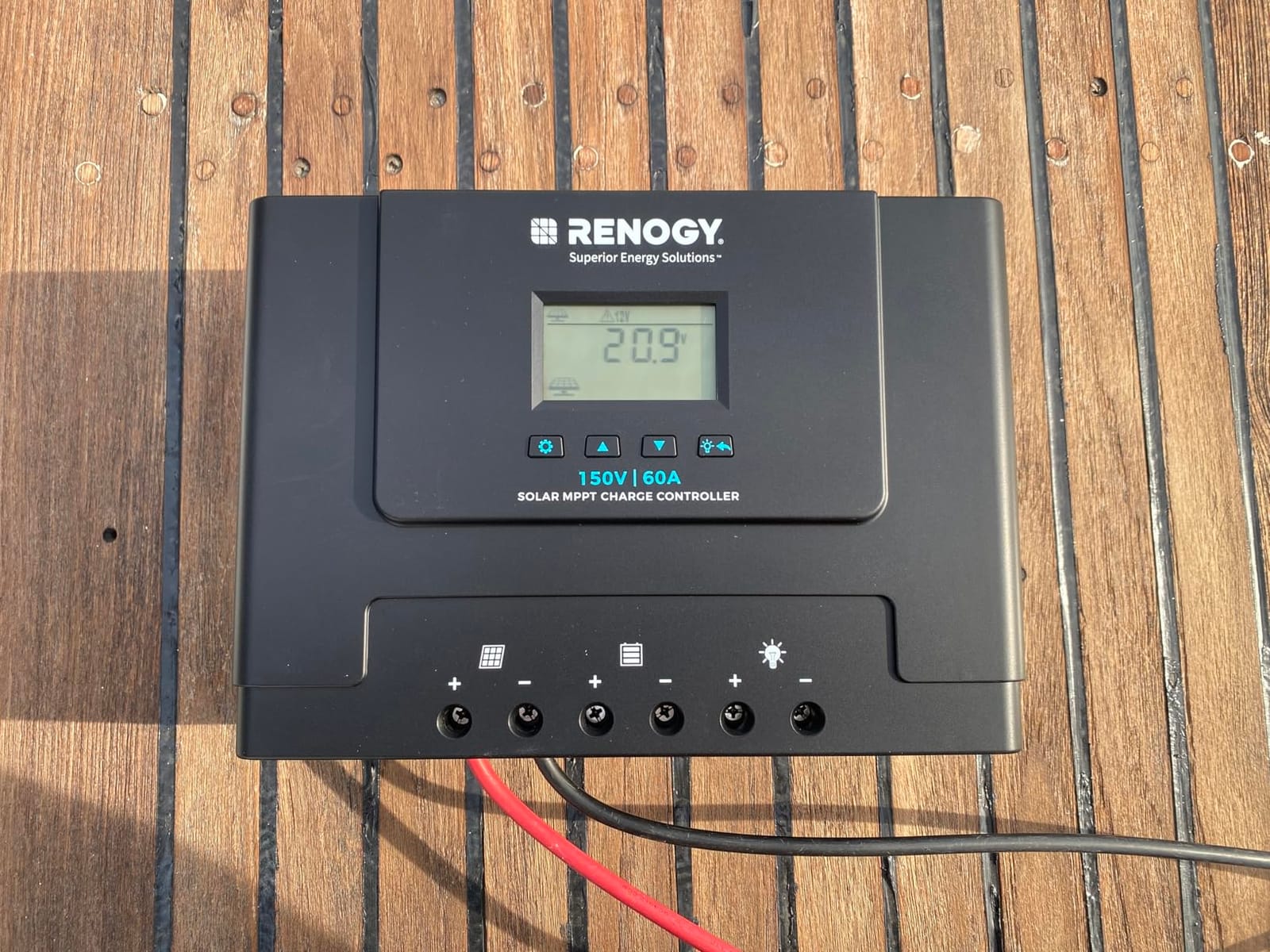 Renogy 60A MPPT Solar Charge Controller 12V/24V/36V/48V Auto, 150V Maximum Solar Input, for Gel Sealed Flooded and Lithium Battery, Rover Lite 60A customer photo 2