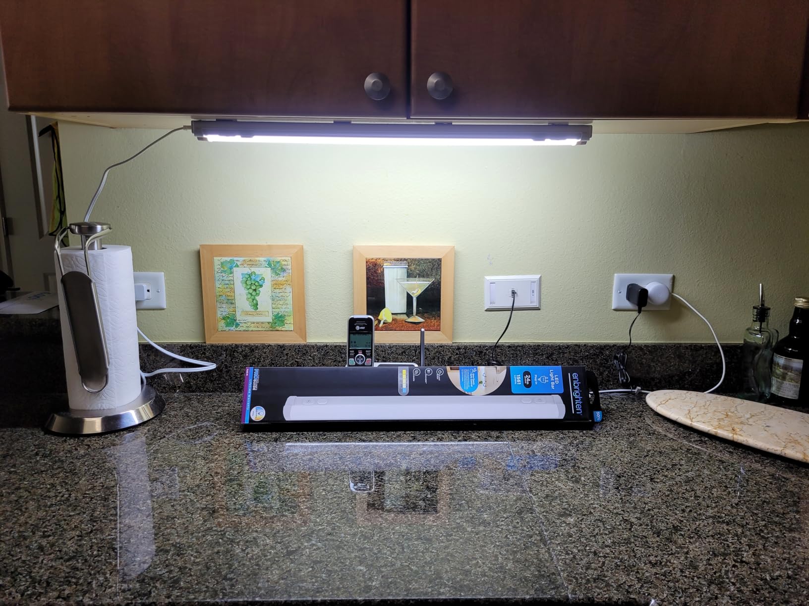 Enbrighten 24 Inch Plug in Under Cabinet Light with 5 Color Temperatures | Dimmable 1561 Lumens, Soft White to Daylight Lighting, One-Touch Sync Linkable Under Cabinet Lighting for Kitchen, ETL Listed customer photo 2
