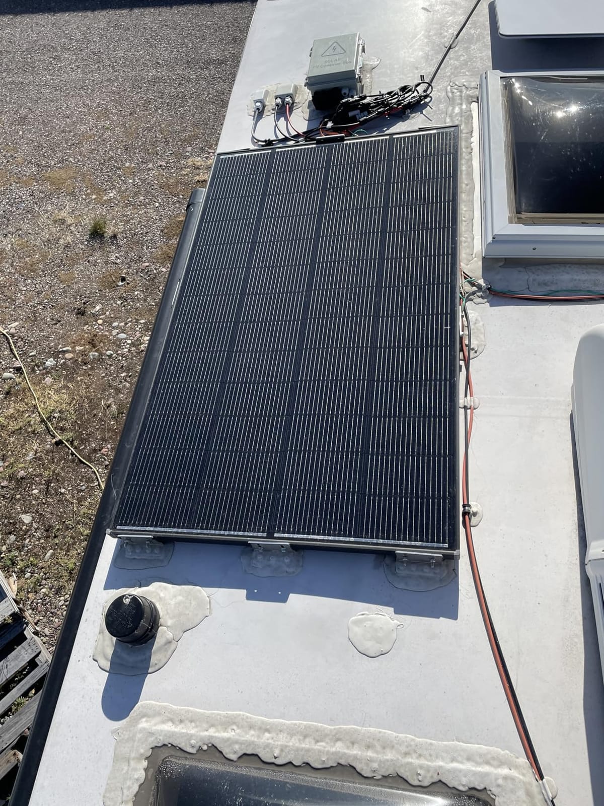 Renogy ShadowFlux Solar Panel 200 Watt, N-Type 25% High-Efficiency | 200W Solar Panel for RV Marine Rooftop Home, Optimized for Partial Shading from Trees, Roofs, Buildings, Leaves & Snow customer photo 1
