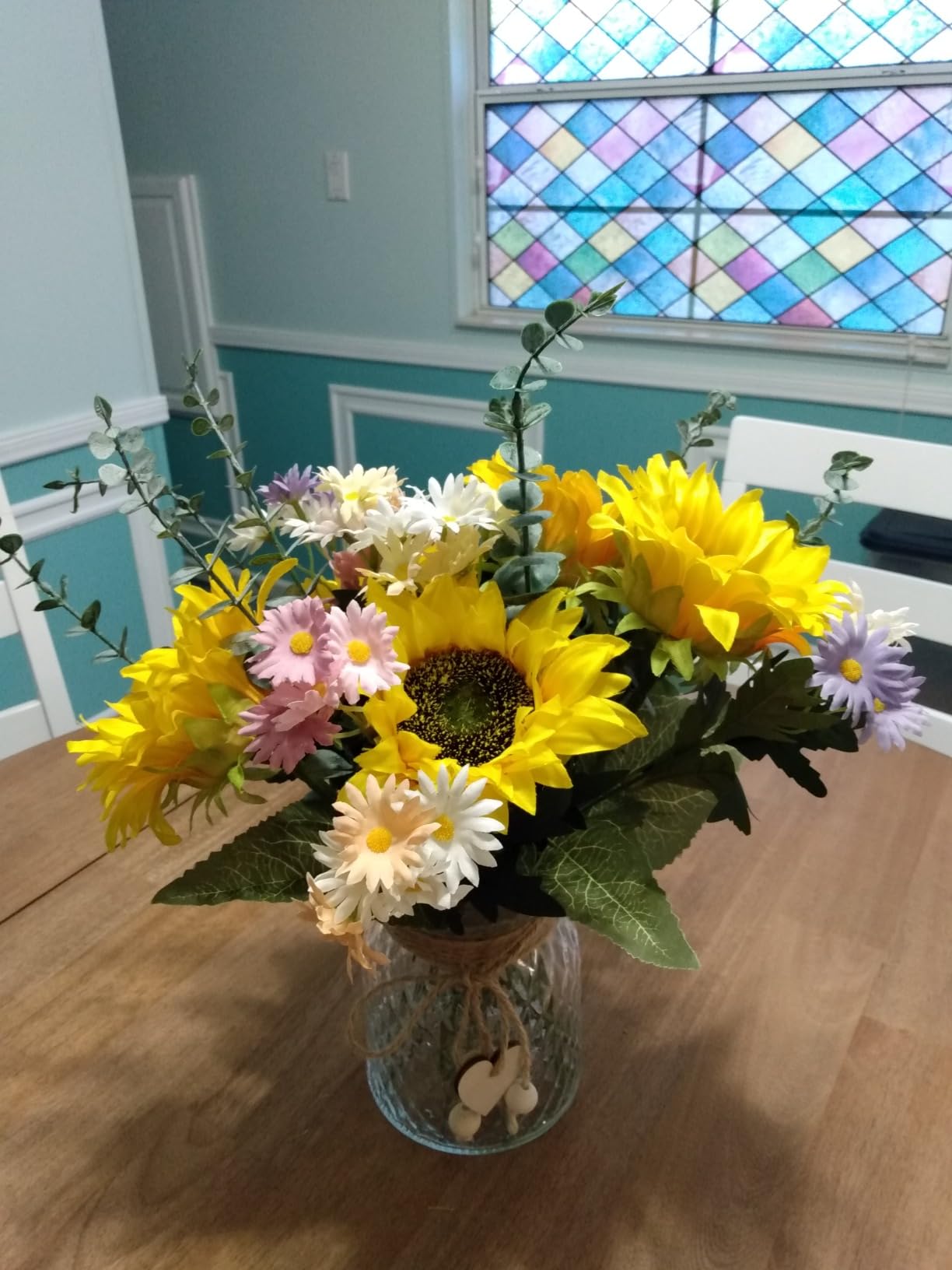 BLOSMON Sunflower Centerpieces for Tables, Fake Flowers Bouquet in Vase | Glass Vase with 5 Large Sunflowers, Eucalyptus Stems, Daisies, Faux Floral Arrangements for Kitchen, Bathroom, Party Decor customer photo 2