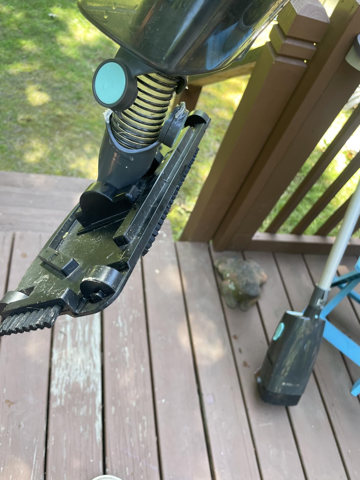 PoolMr Handheld Pool Vacuum for Above Ground Pool & Hot Tub Vacuum, with 2 Brush Heads, 90 Mins Running Time, 13.2 Gallons/Min Powerful Suction, Ideal for Cleaning Debris and Sand Underwater, Black customer photo 2