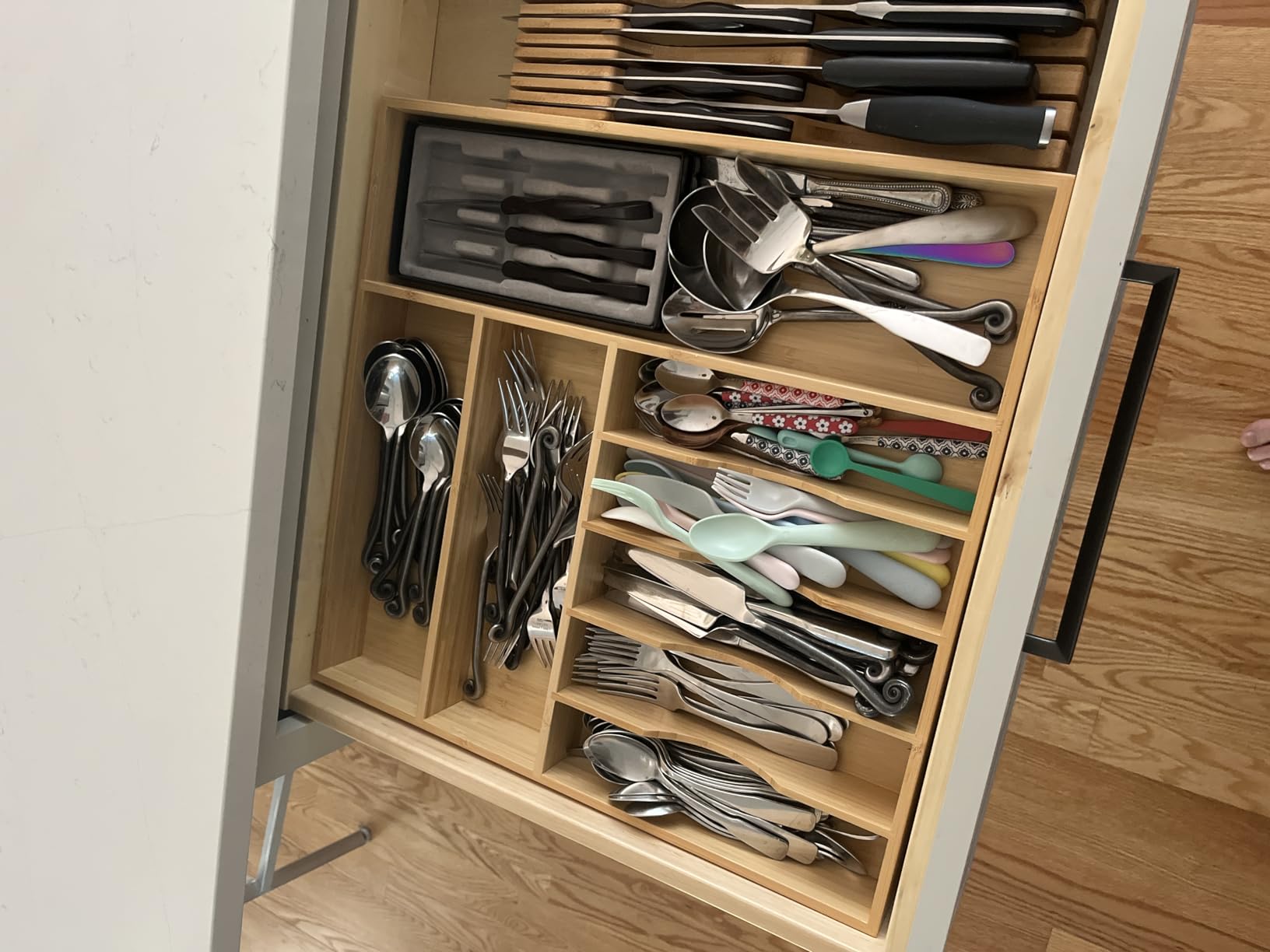 Extra Large Expandable Kitchen Silverware Utensils Drawer Organizer, 19