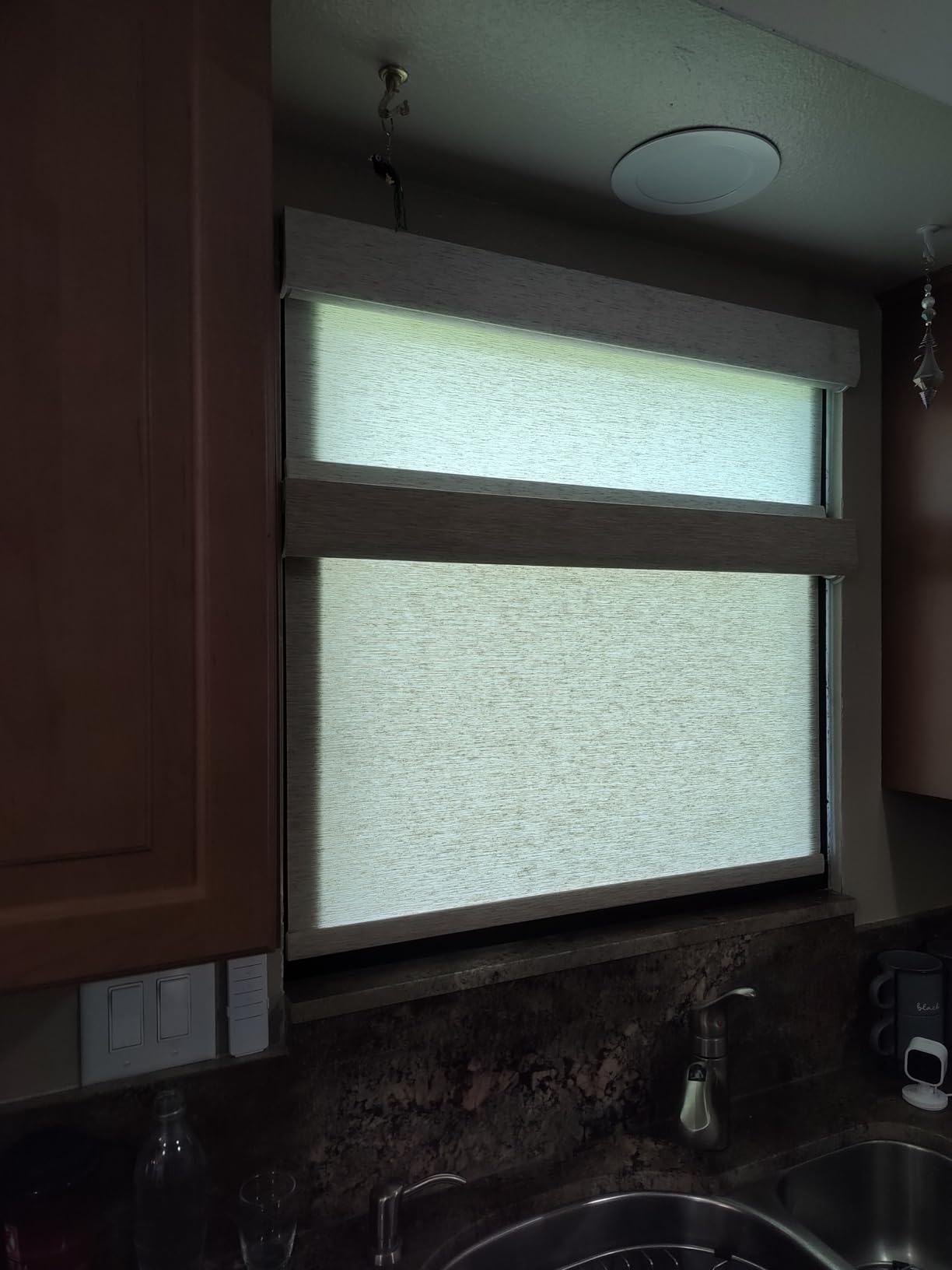 Persilux Smart Motorized Blinds with Remote, No Drill Automatic Roller Shades for Indoor Windows, Light Filtering Linen Fabric, Electric Blinds for Windows, Linen Cream C156-1, Custom Size customer photo 2