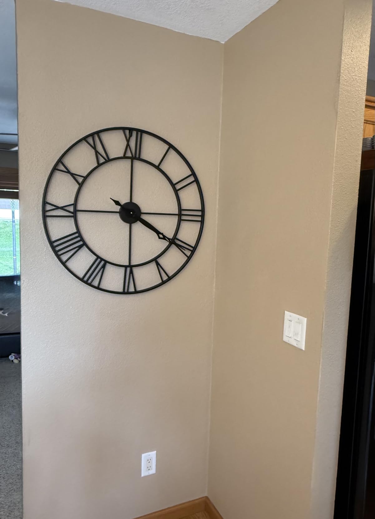 Vantic 32 Inch Large Wall Clock, Roman Numeral Metal Oversized Wall Clocks | Vintage Round Modern Metal Wall Clock for Living Room Decor, Bedroom & Kitchen, Silent/Non Ticking/Battery Operated customer photo 2