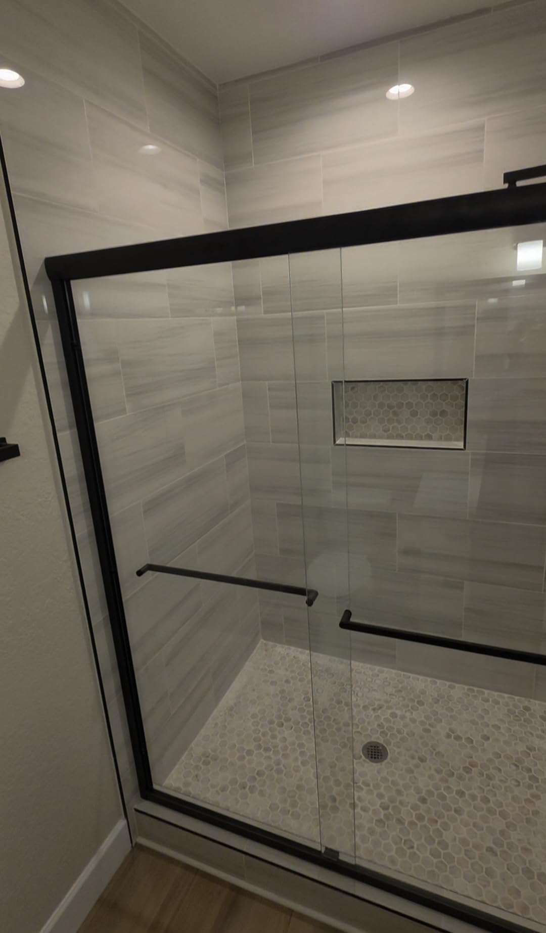 Neo-Angle Corner Shower Door, 36