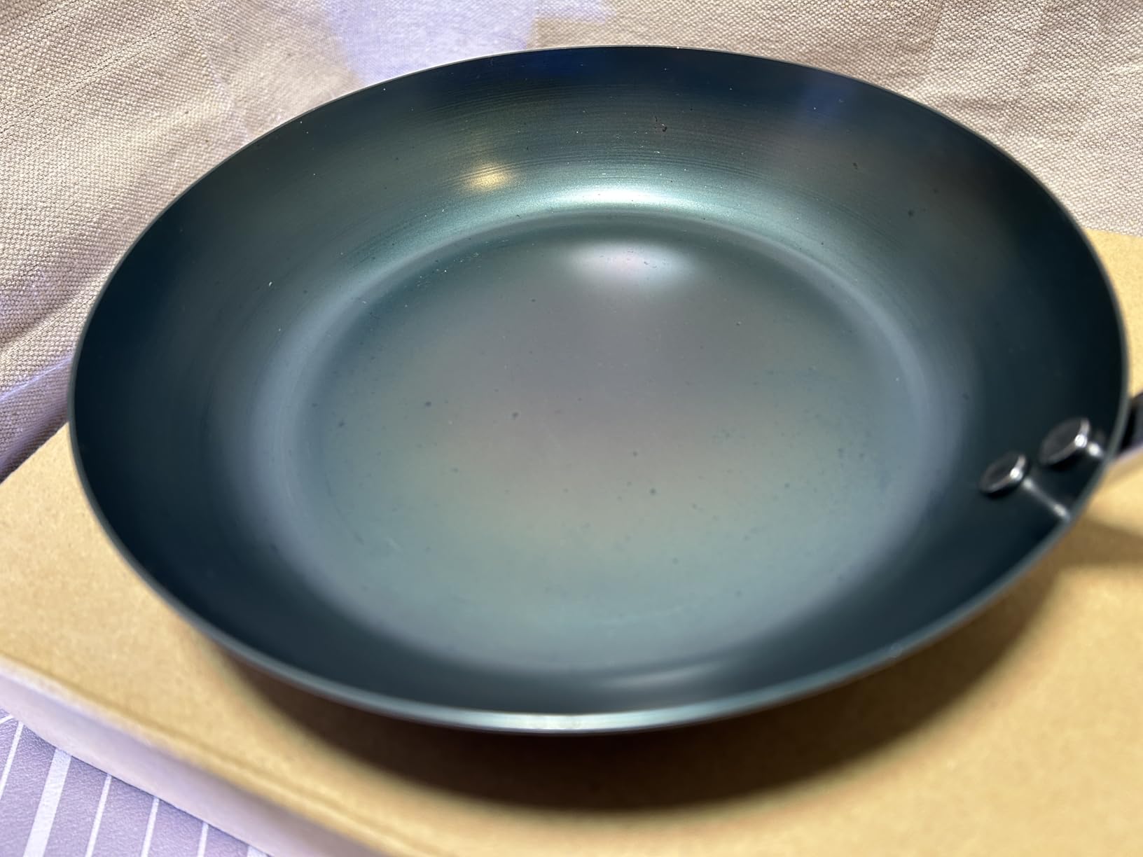 Crafted in Japan. Trusted by Chefs. Japanese Carbon Steel Frying Pan - Precision-Formed, Pre-Seasoned & Lightweight, Chef-Designed for High-Heat Control (11.0 inches) customer photo 2