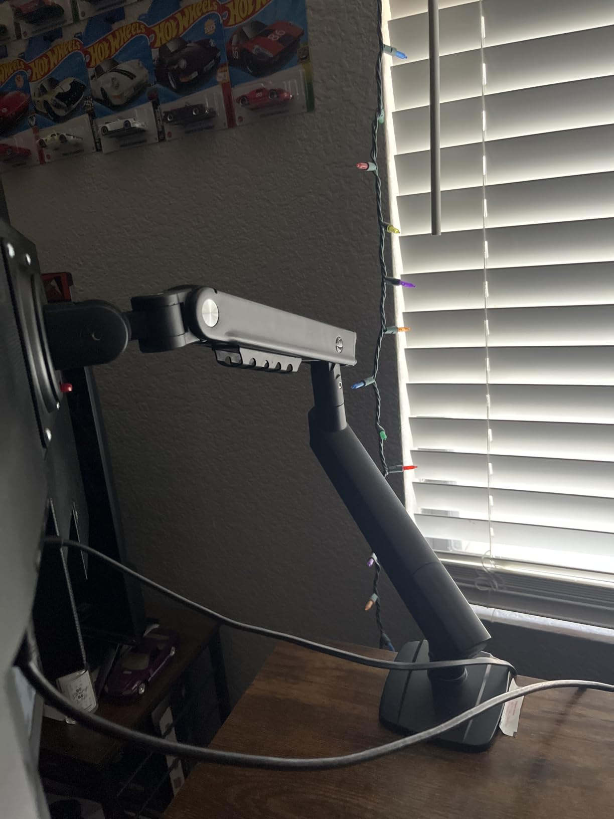 HUANUO FlowLift Pro Monitor Arm for 13-32 inch Screens, MechaSpring Monitor Mount, Fully-Adjustable Monitor Stand with Tilt/Swivel/Rotation, Tool-Free VESA Mount, C-Clamp/Grommet Base, Max Load 19.8 lbs customer photo 1