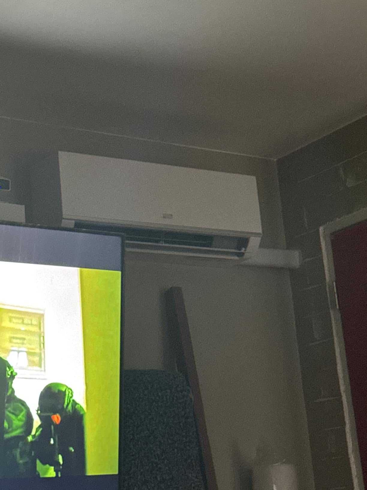 COSTWAY 20K Dual 2 Zone Mini Split AC/Heating System | 23 SEER2 9000 BTU+ 9000 BTU WiFi Enabled Split AC w/Heat Pump & Pre-Charged, Line Set Included, 208/230V (Blast Pro Series) customer photo 1