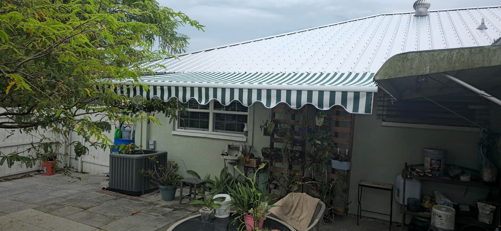Aoxun 12x10FT Manual Retractable Awning for Outside with Crank Handle | Retractable Outdoor Patio Sun Shade, Durable Waterproof Polyester Fabric, UV Protection PA Coated for Backyard, Deck, or Window customer photo 2