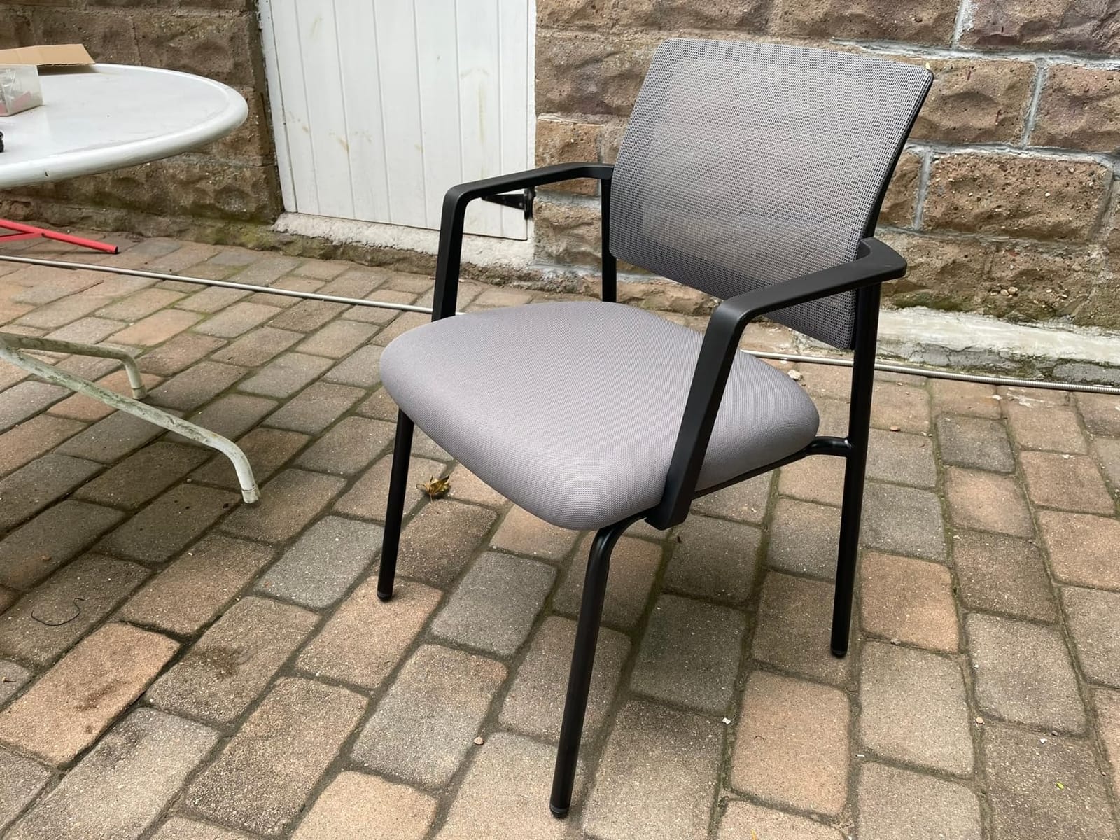 Sweetcrispy Waiting Room Chairs 4 Pack, Mesh Office Guest Chairs | Stacking Arm, Upholstered Breathable Fabric, Sturdy Metal, Easy Store, Reception, Conference, Meeting, Home Office, Grey customer photo 2