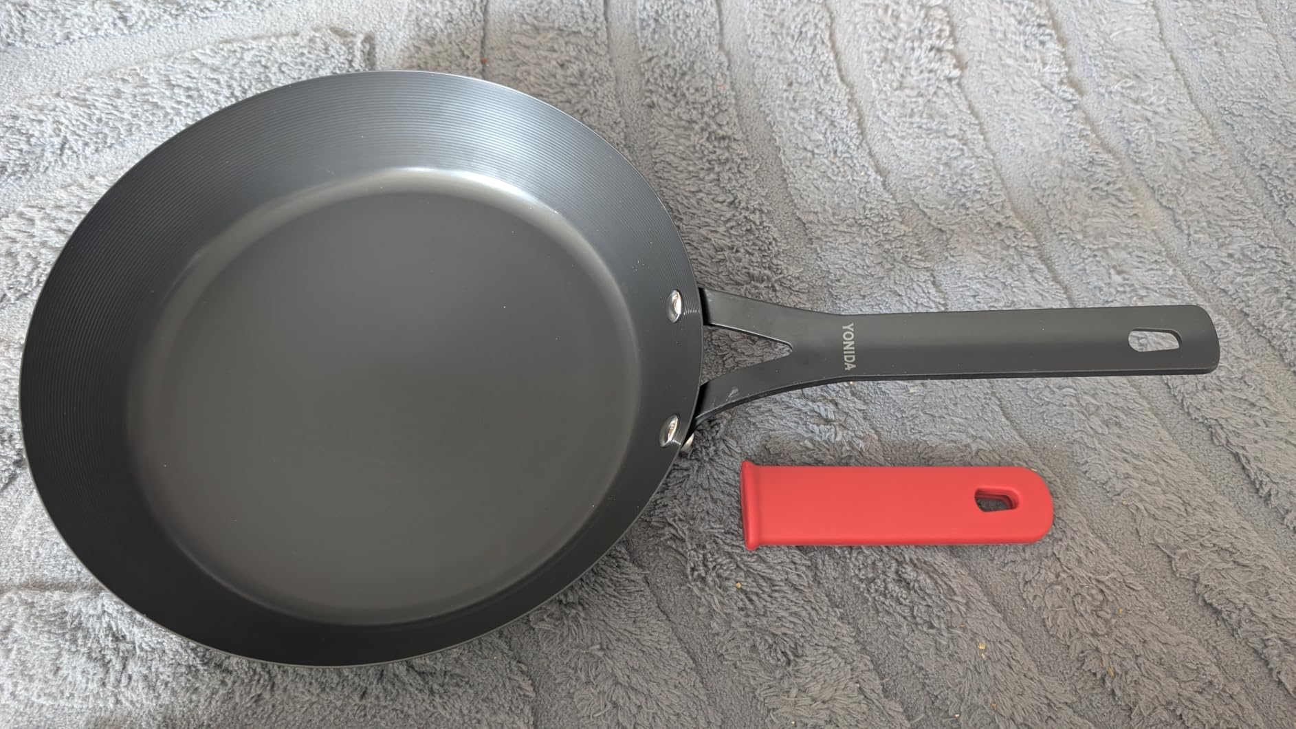 Carbon Steel Pan, 10 Inch Nonstick Frying Pan Skillet, Pre-Seasoned Carbon Steel Cookware with Removable Silicone Handle Holder, Indoor/Outdoor, Induction & Oven Safe customer photo 2